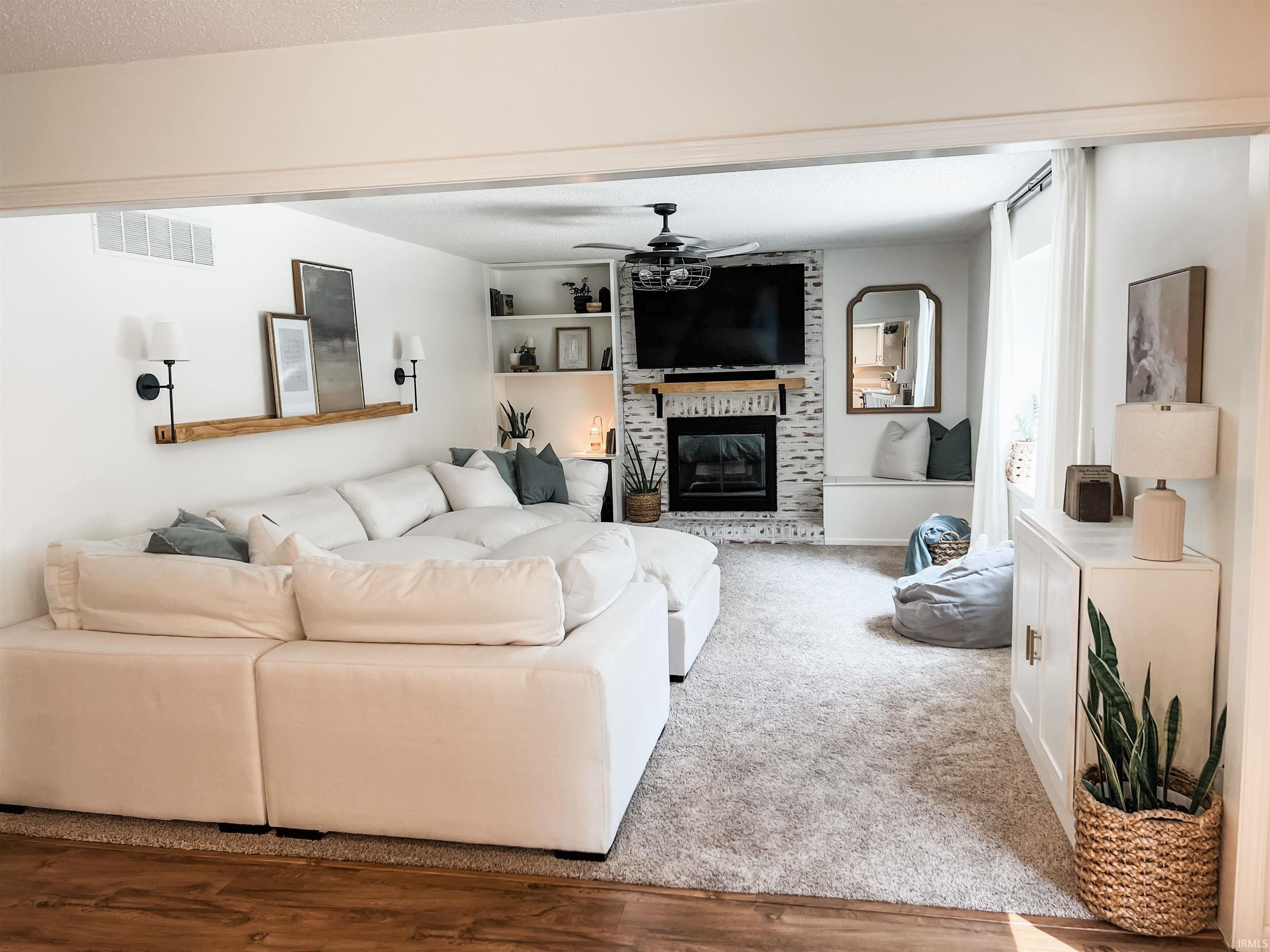 411 Glenmoor
