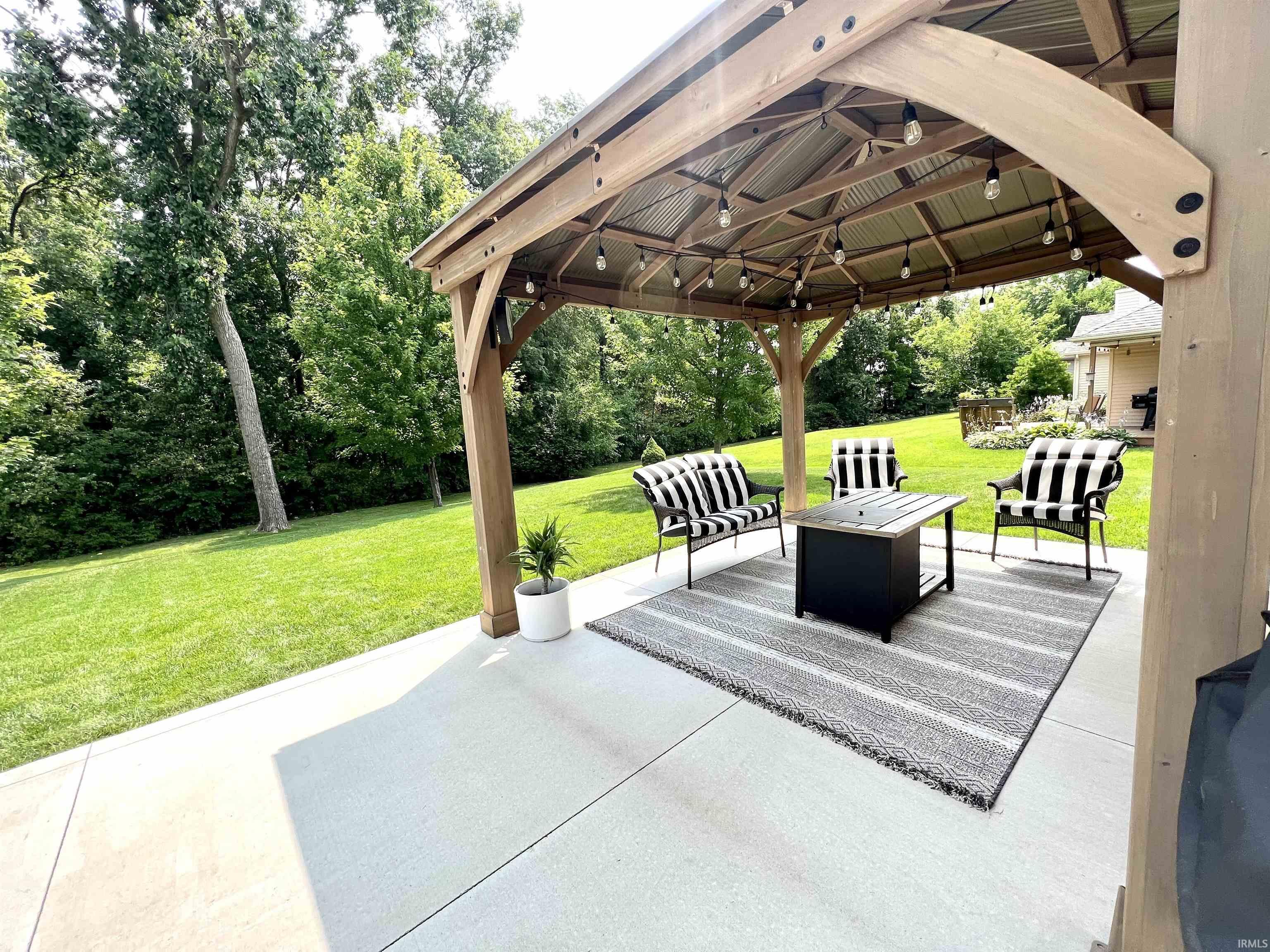 411 Glenmoor