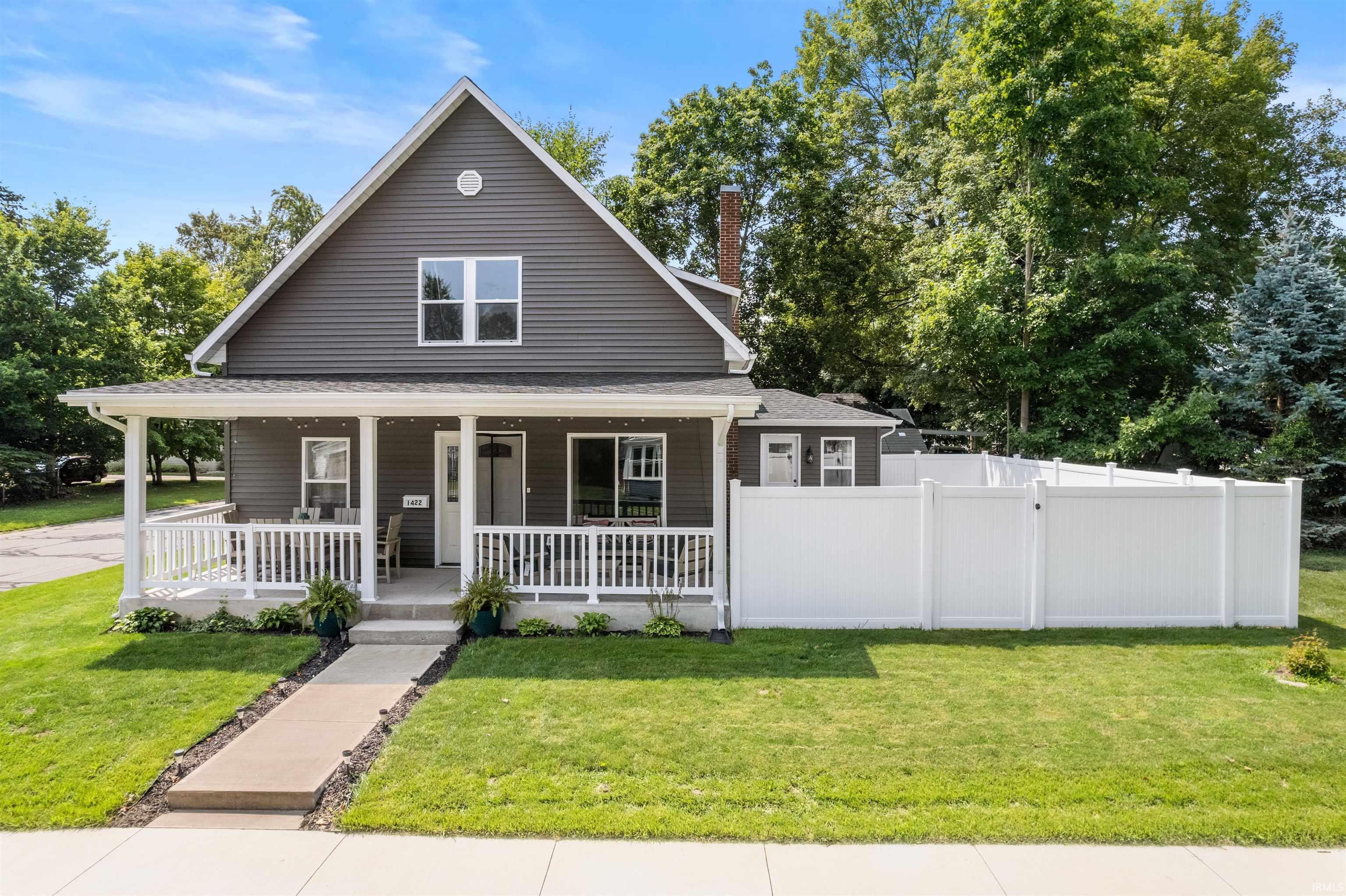 1422 Main