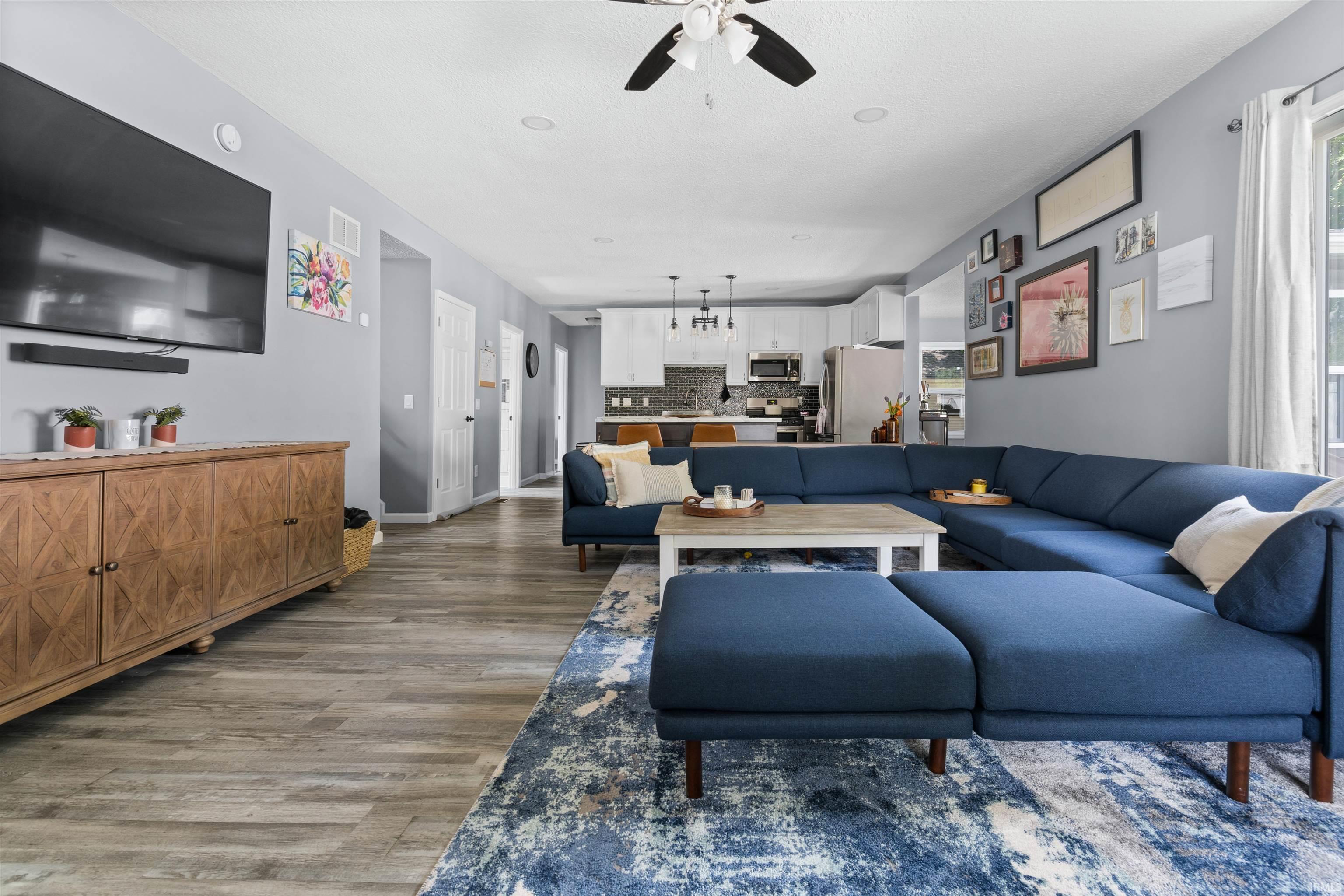 1422 Main