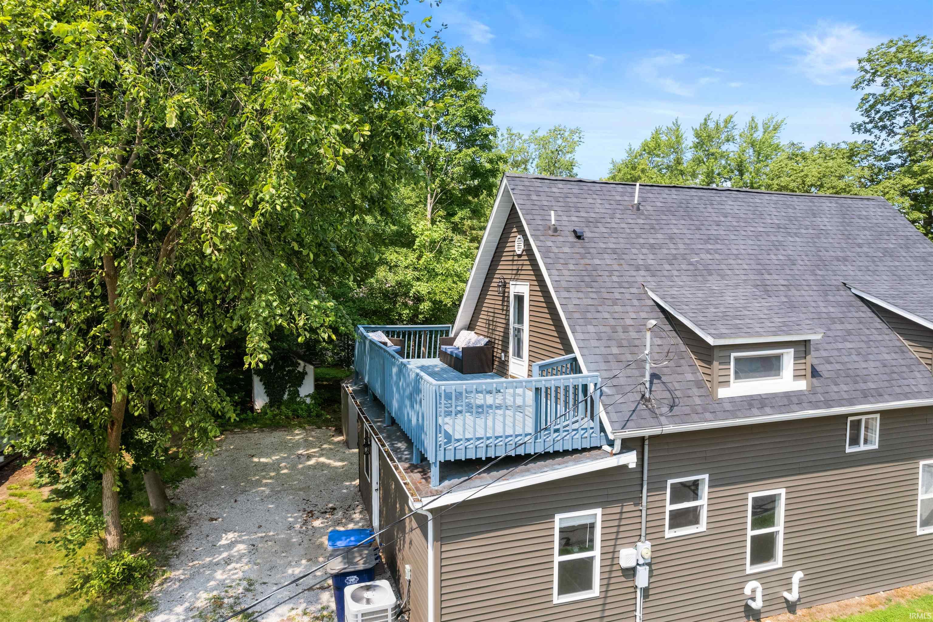 1422 Main