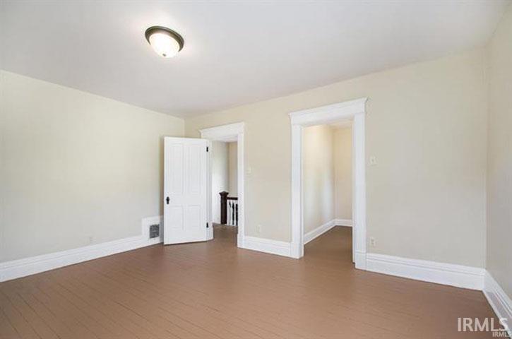913 Lincolnway East