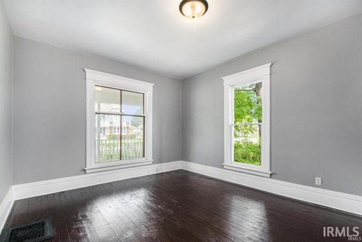 913 Lincolnway East
