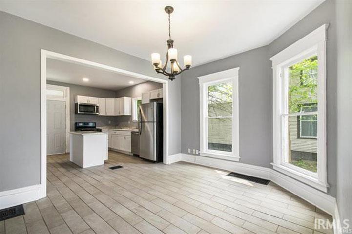 913 Lincolnway East