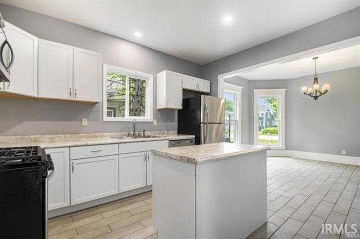 913 Lincolnway East