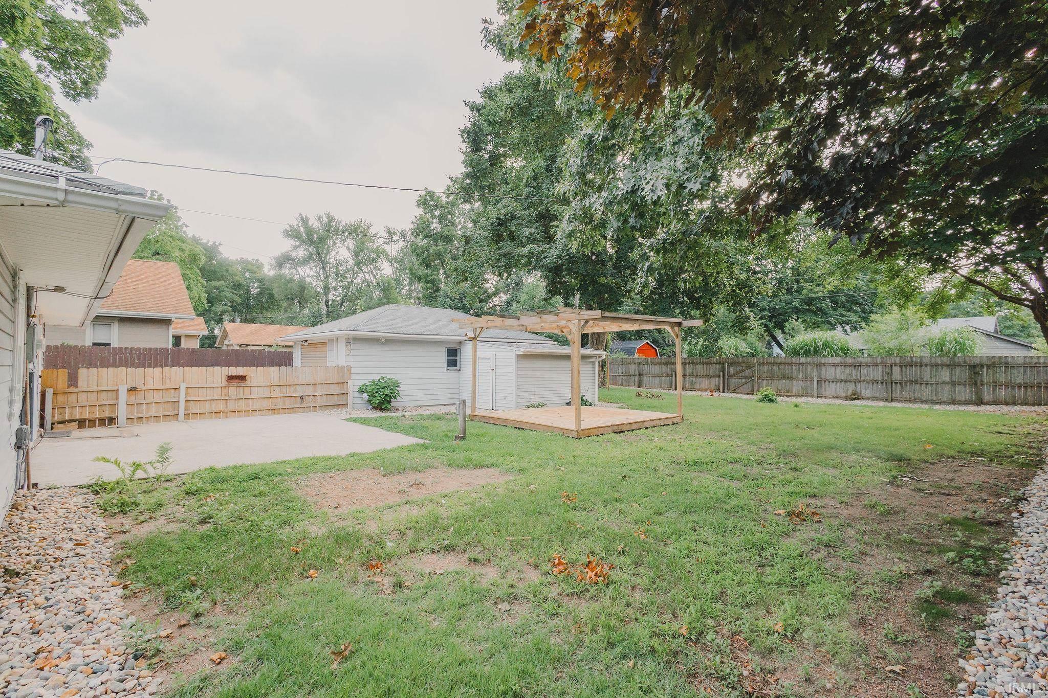 209 Crescent