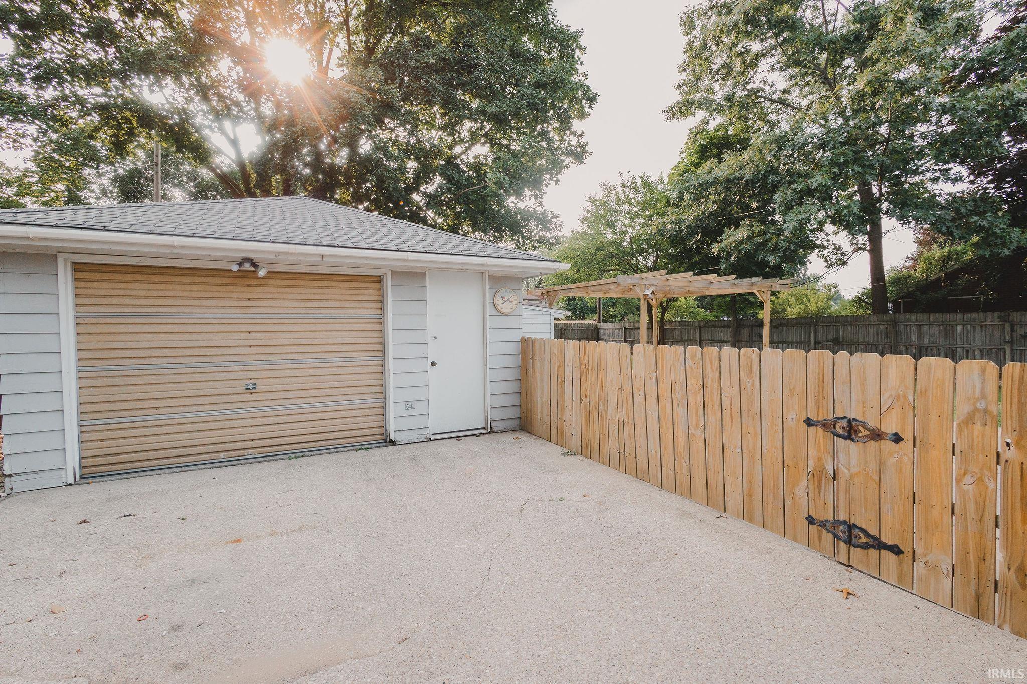 209 Crescent