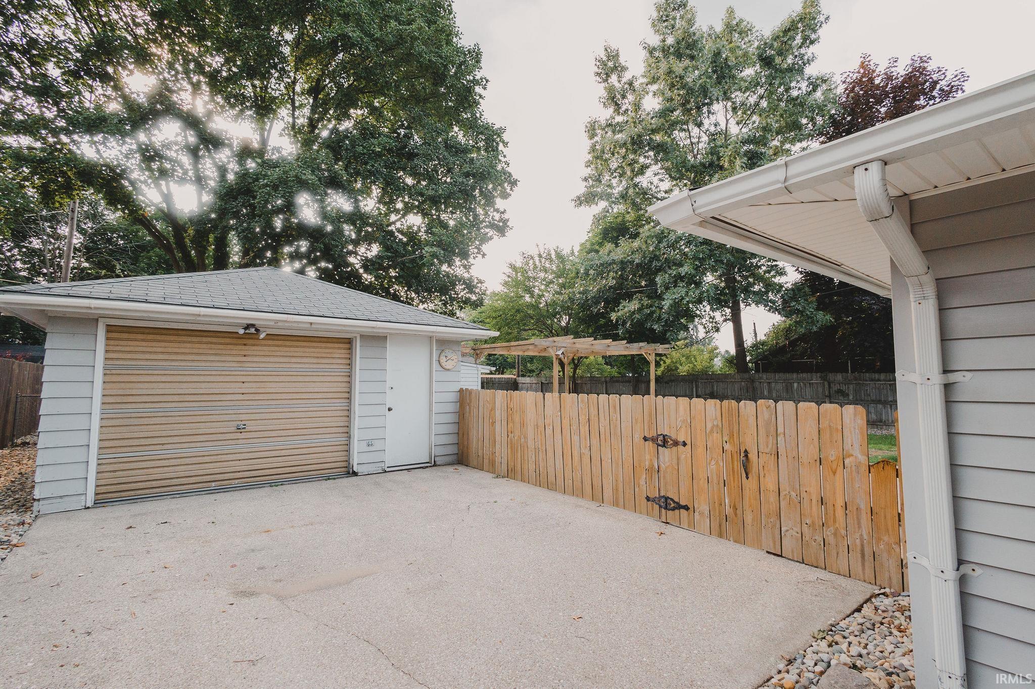 209 Crescent