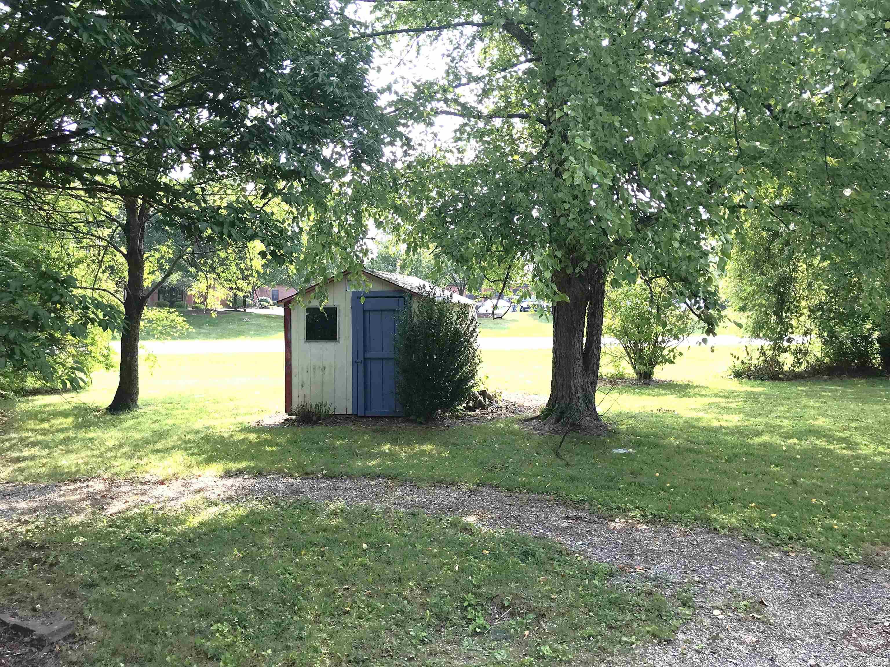 8027 Meadows