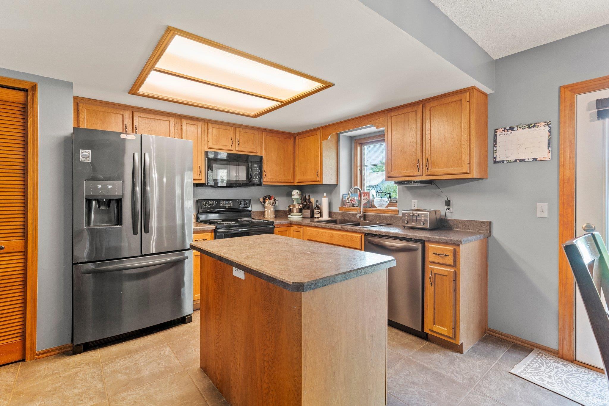 8427 Victoria Woods