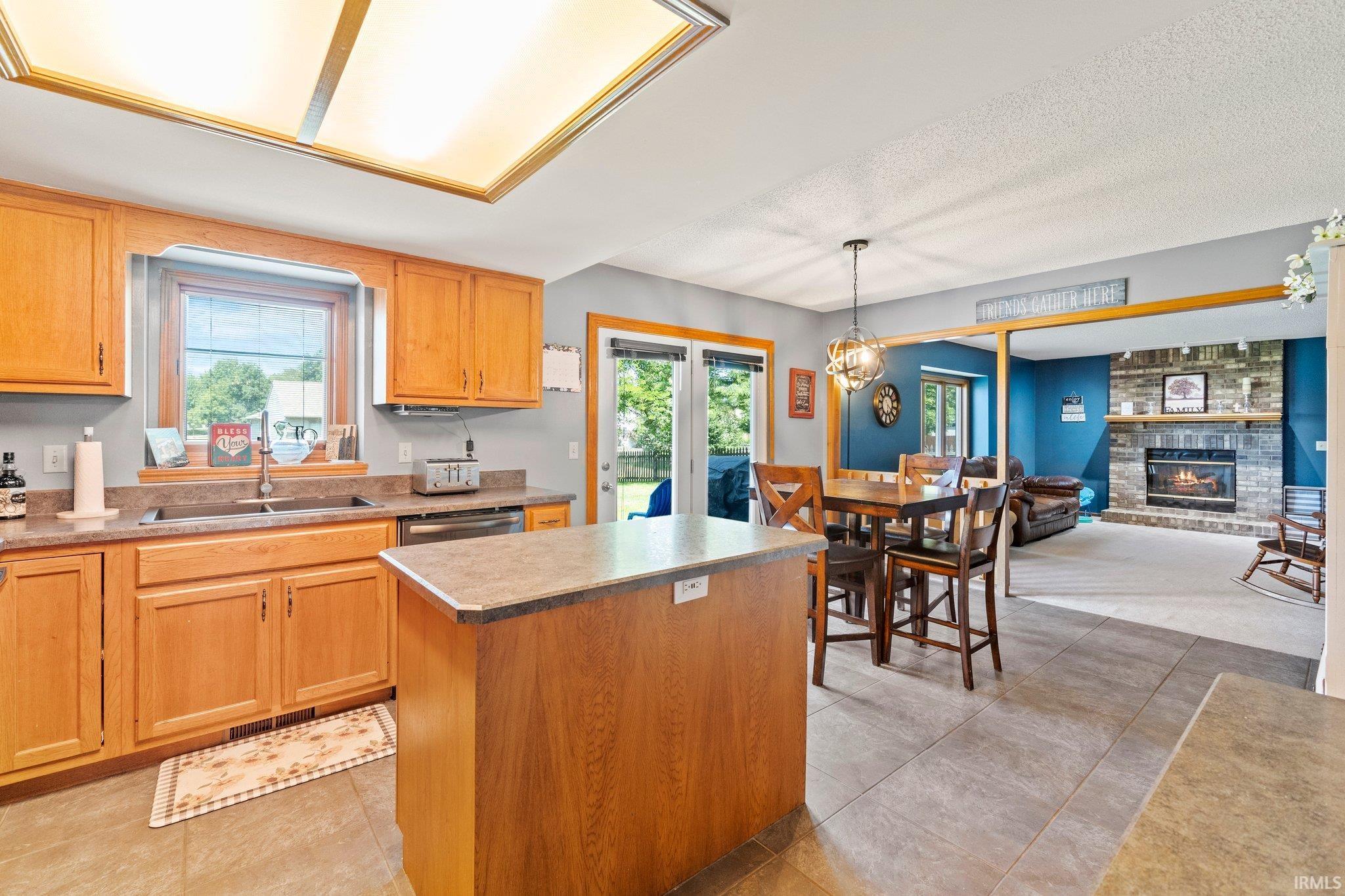 8427 Victoria Woods