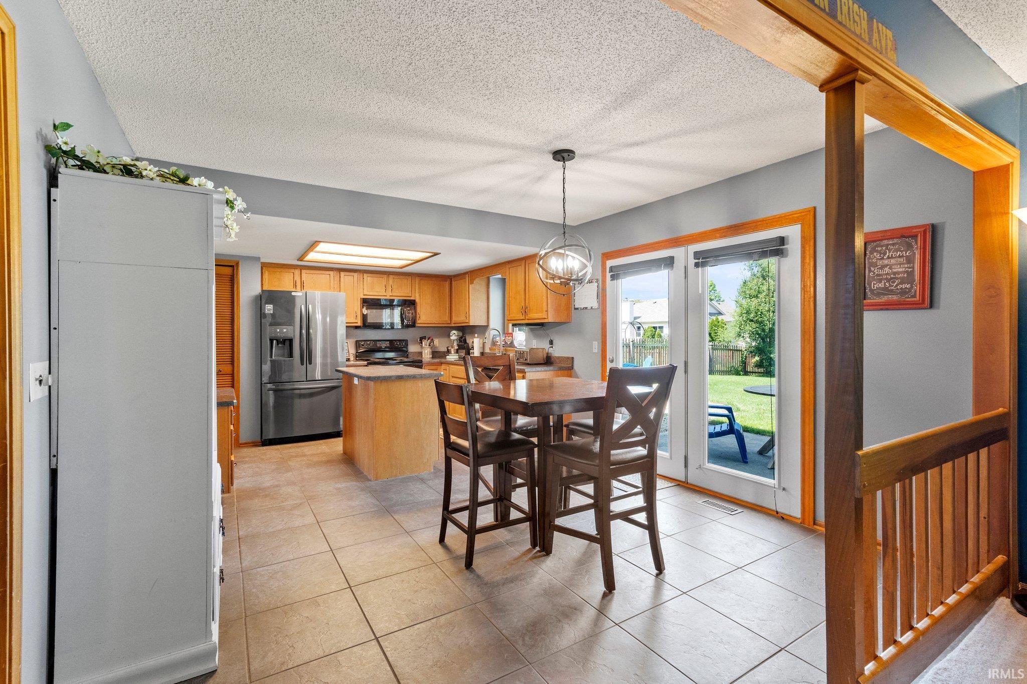 8427 Victoria Woods