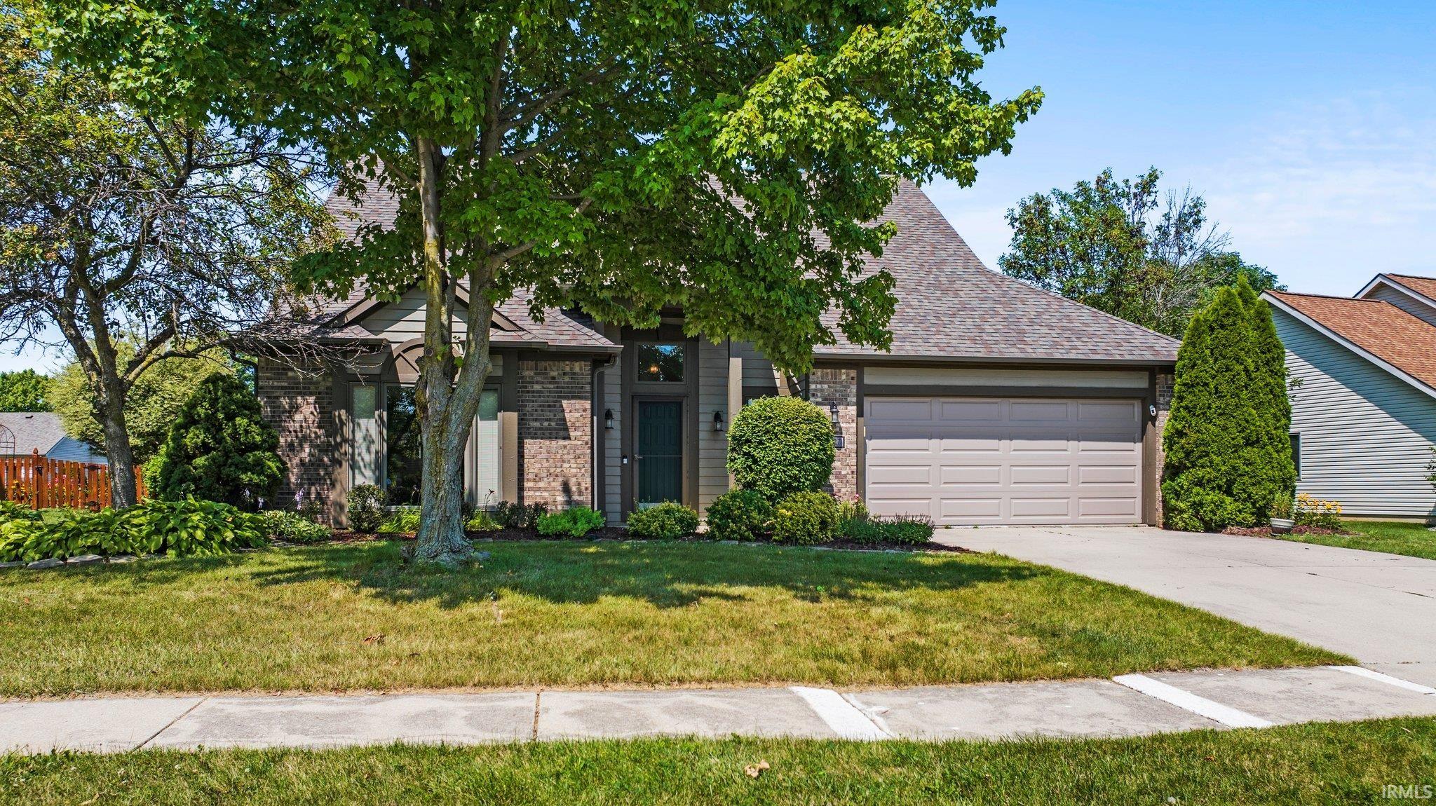 8427 Victoria Woods