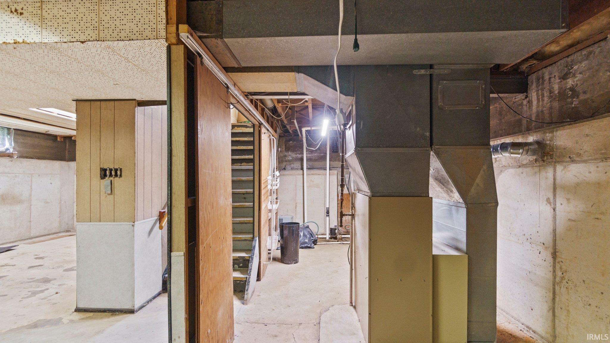 2402 Monmouth