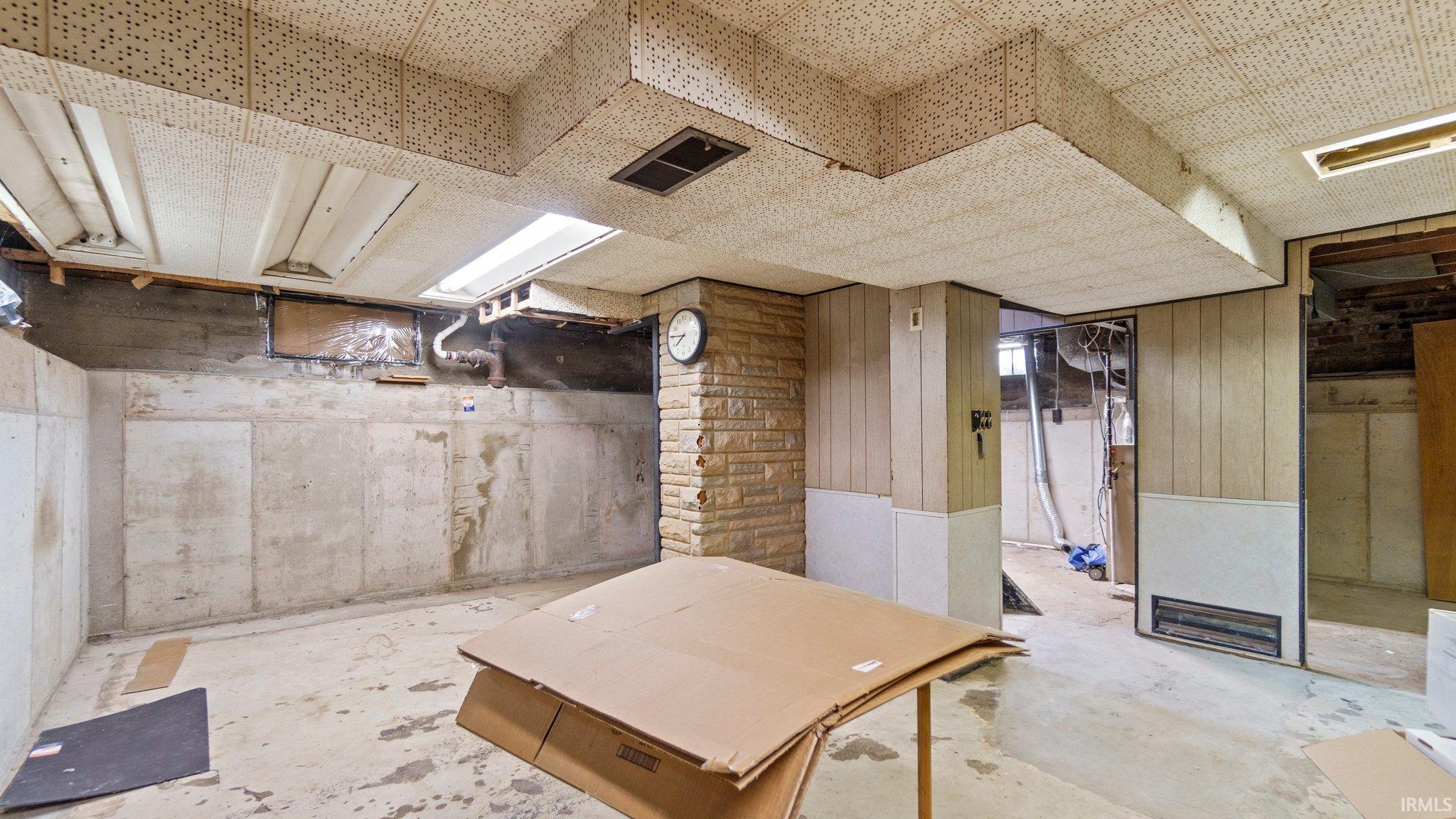 2402 Monmouth