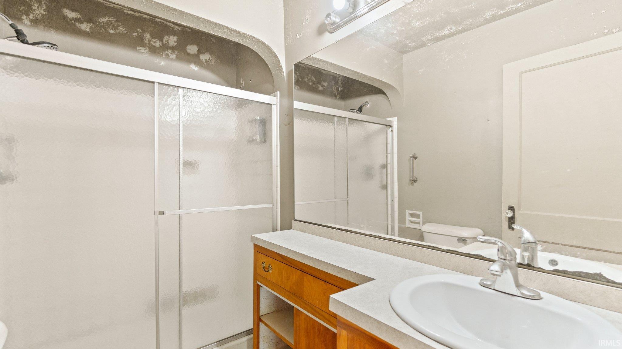 2402 Monmouth