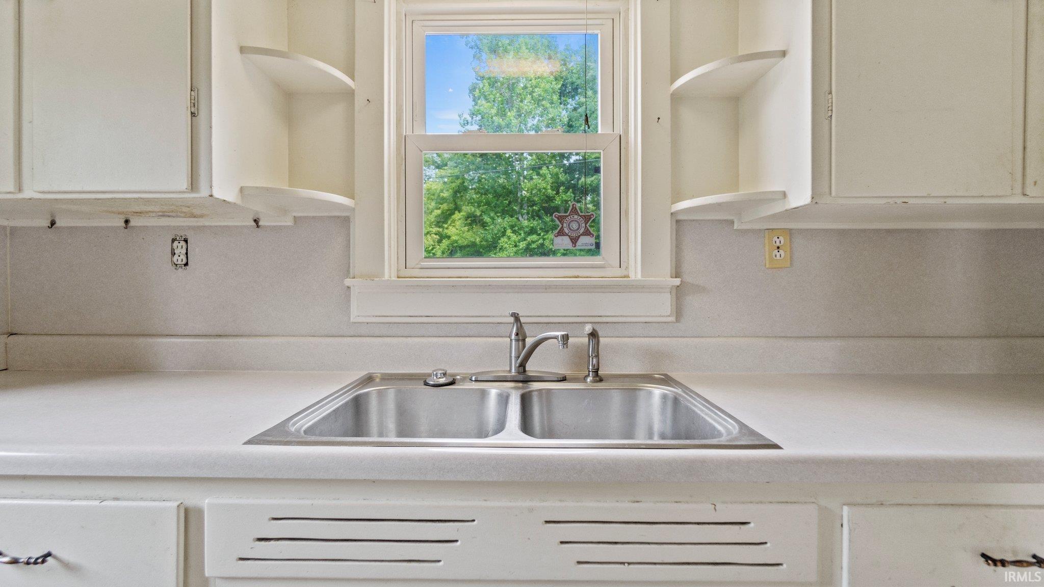 2402 Monmouth