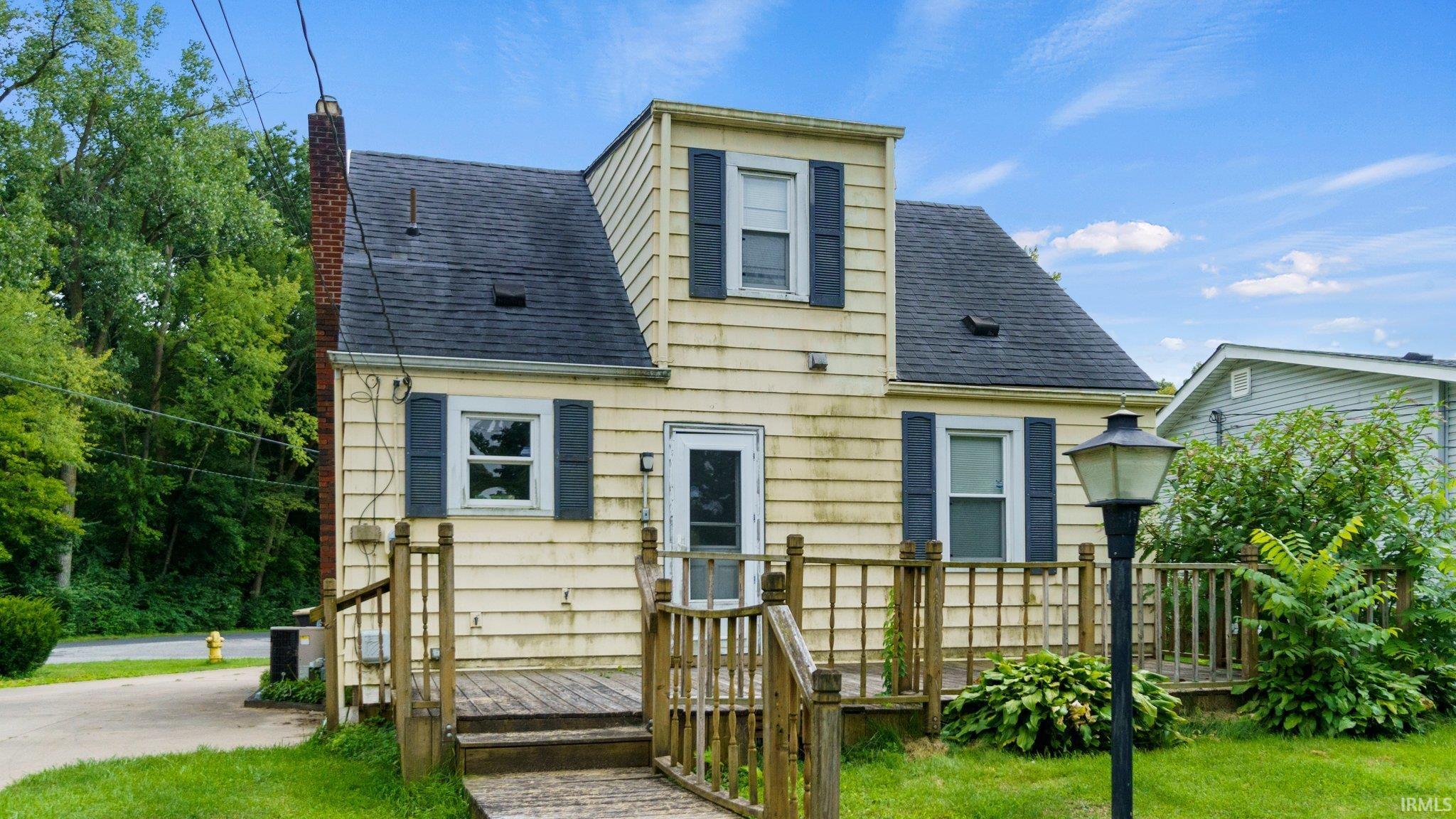2402 Monmouth