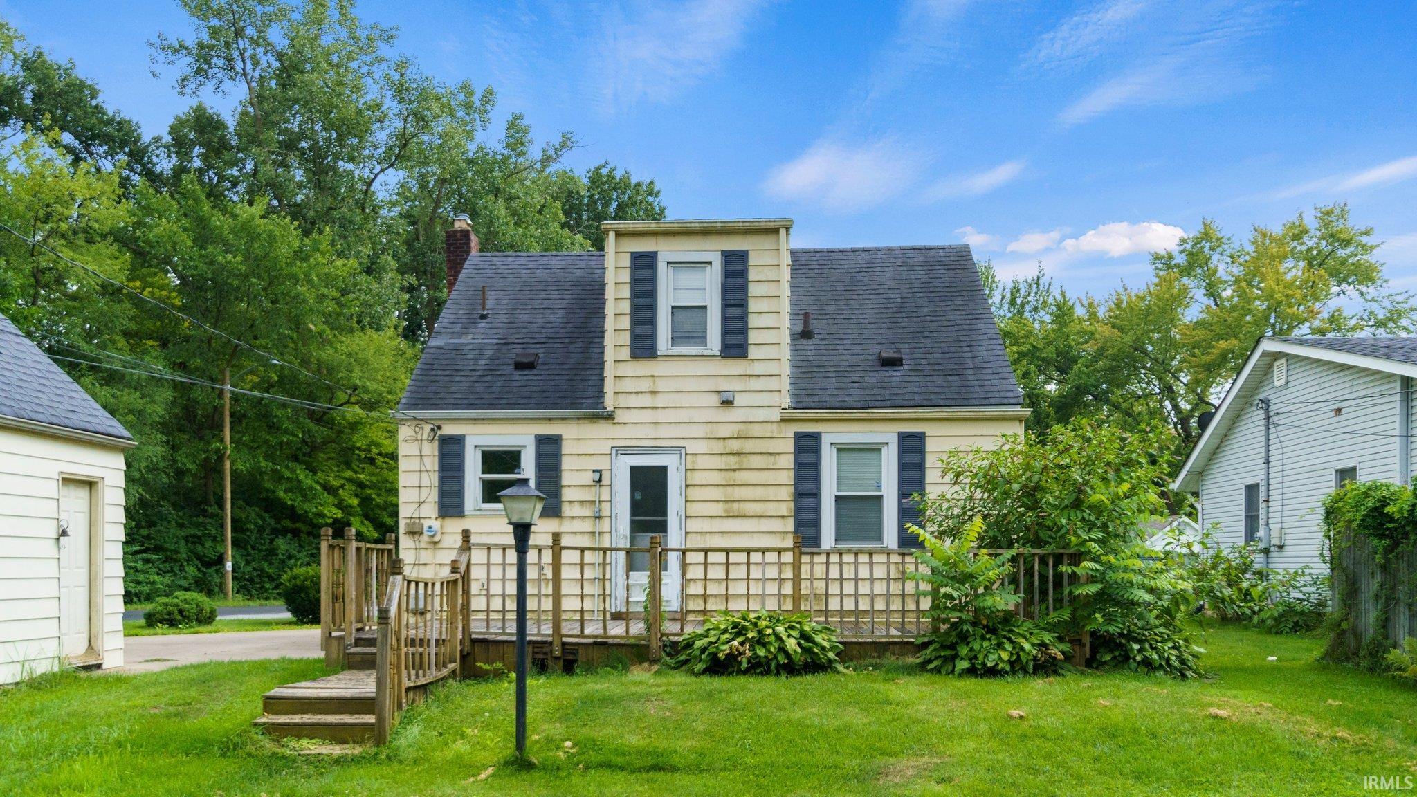 2402 Monmouth