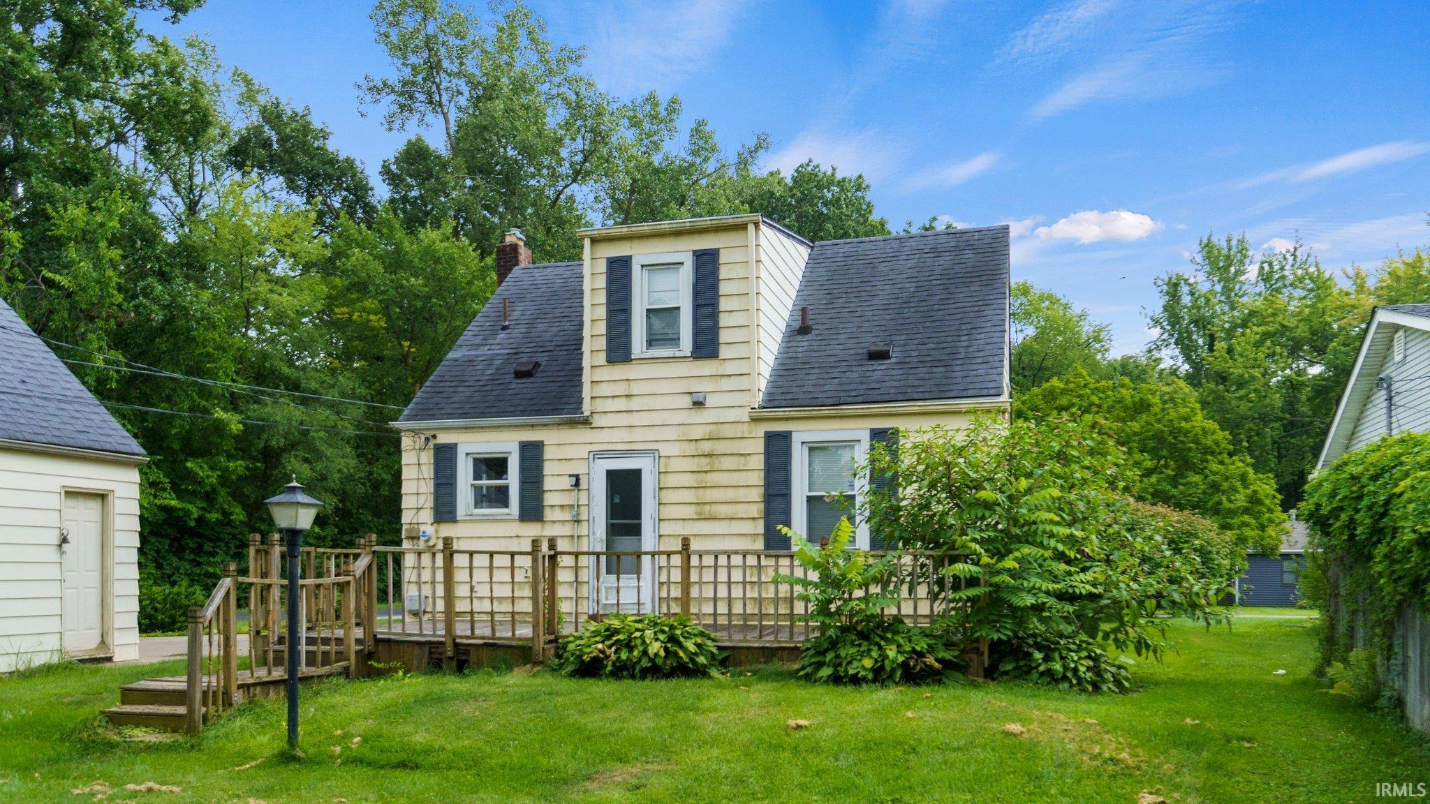 2402 Monmouth