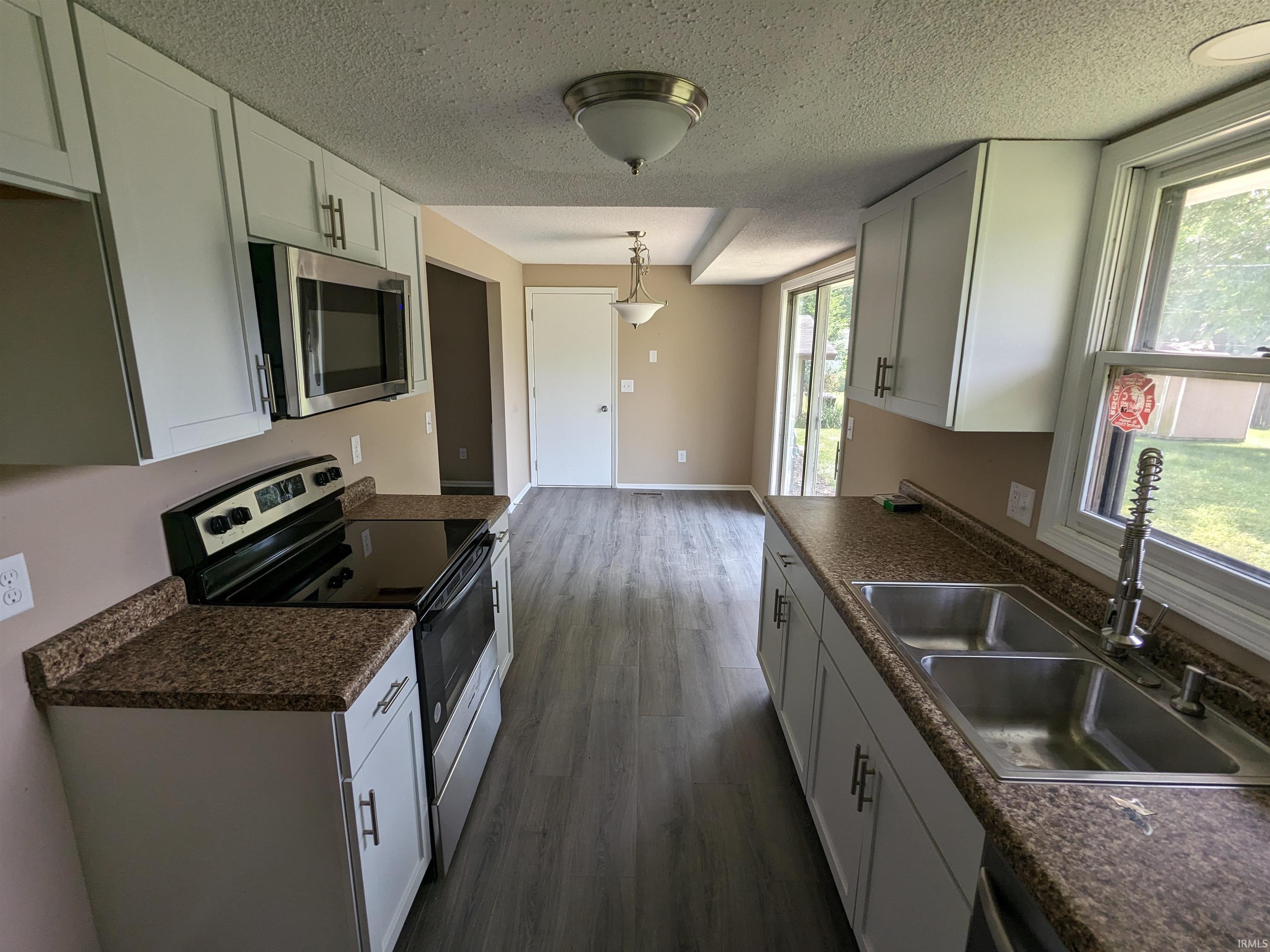 7324 Valley Meadows