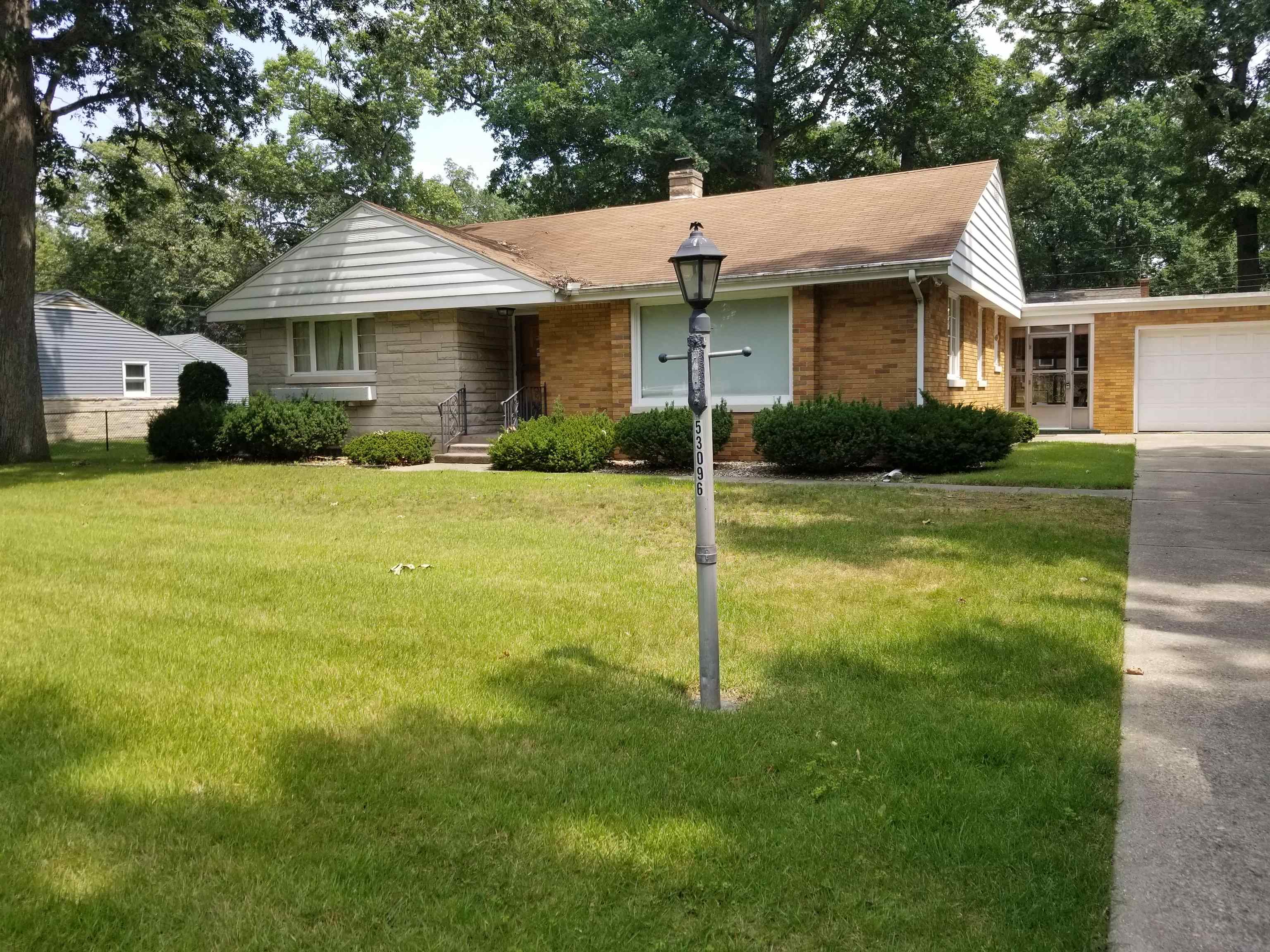53096 Oakmont Central