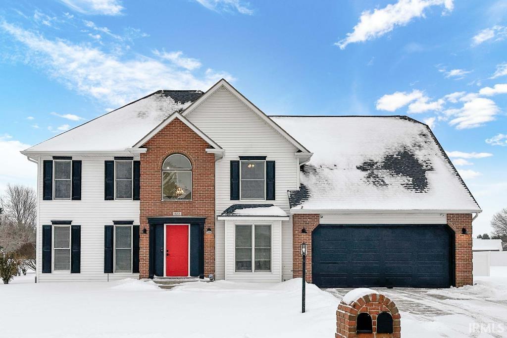 823 Foxbriar Lane