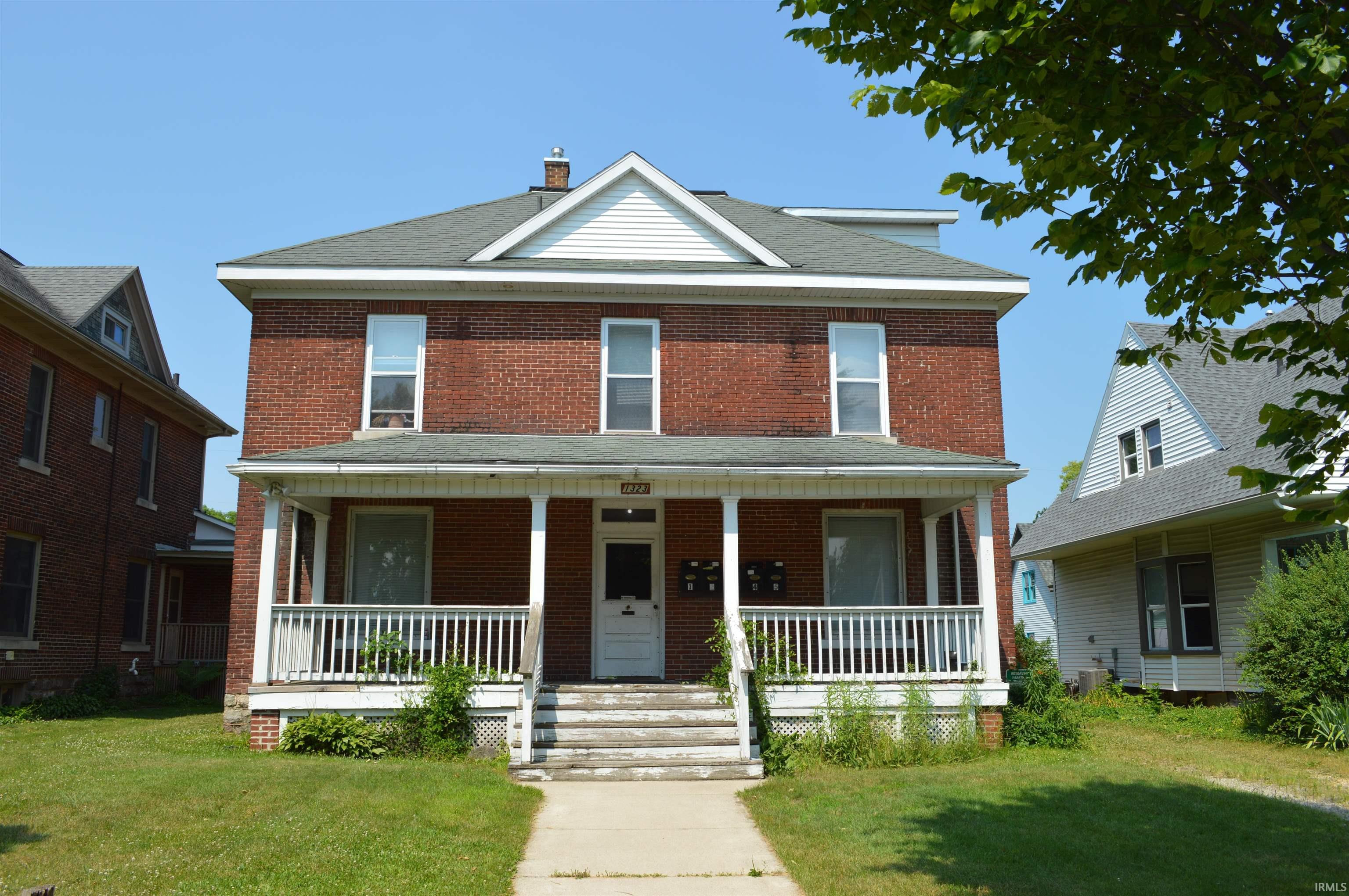 1323 S 8th Street