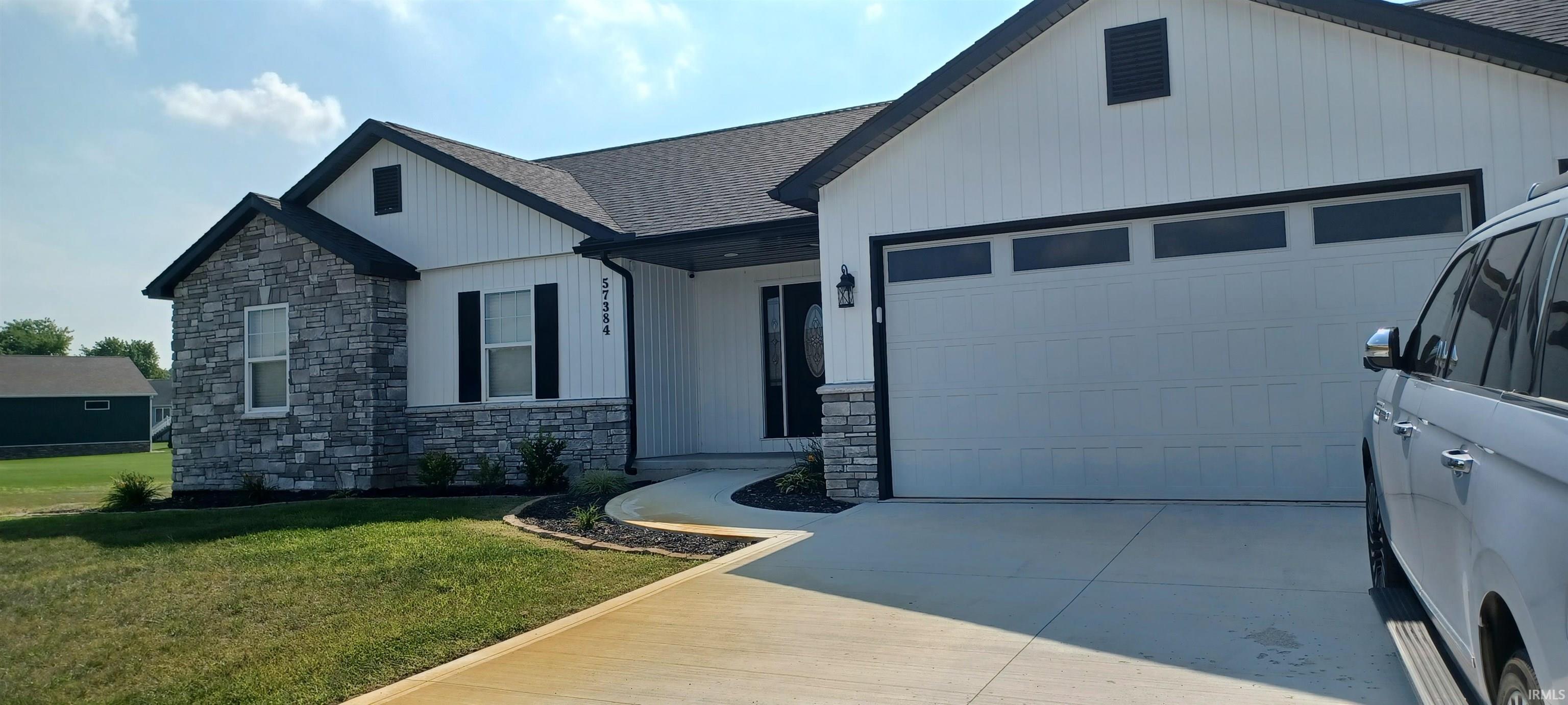 57384 Emerald Chase Lane