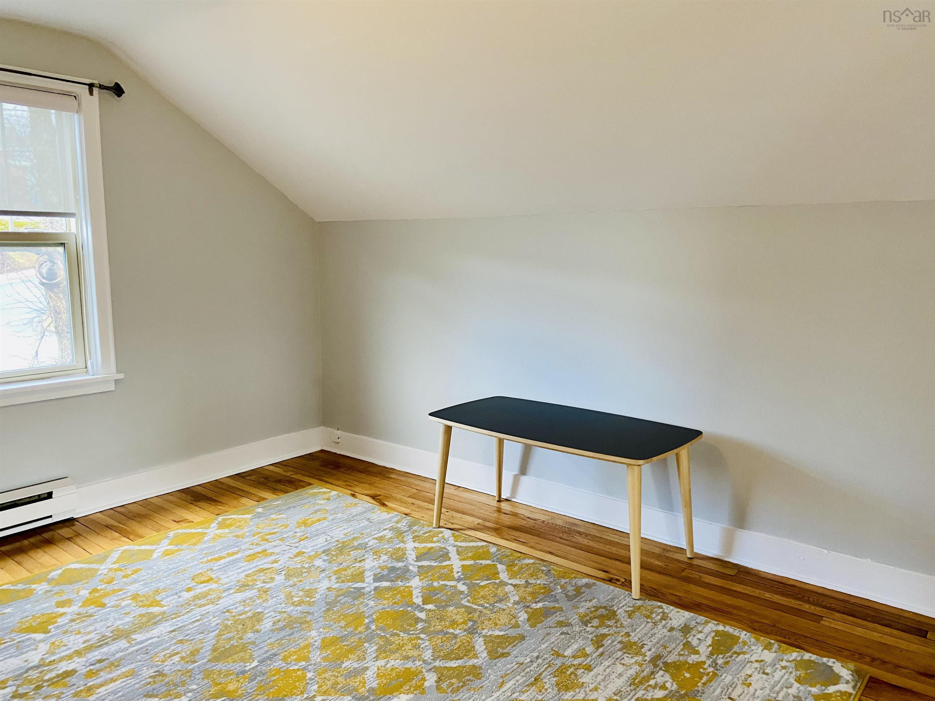 170 Ochterloney Street photo #11