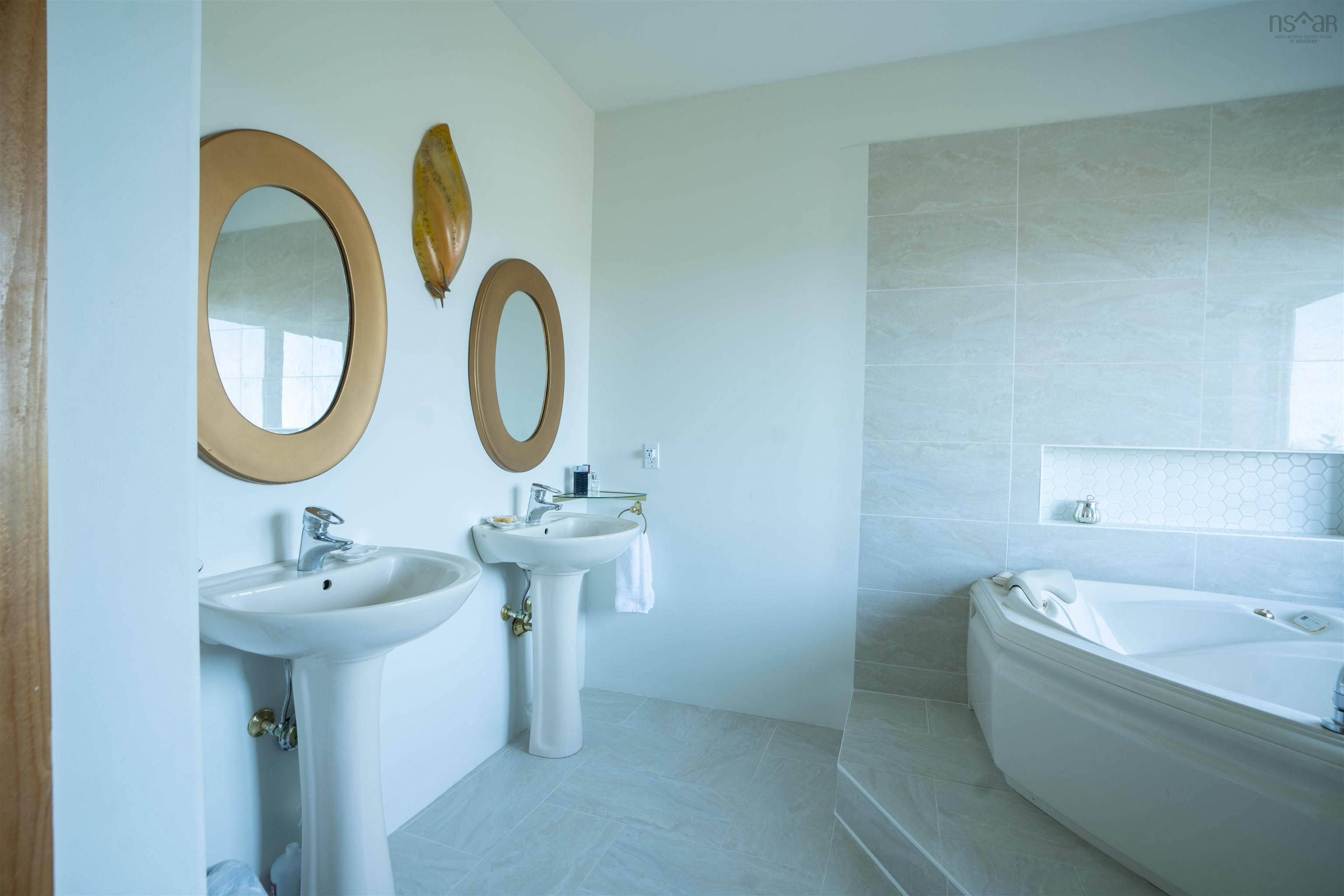 3560 Purcells Cove Road photo #29