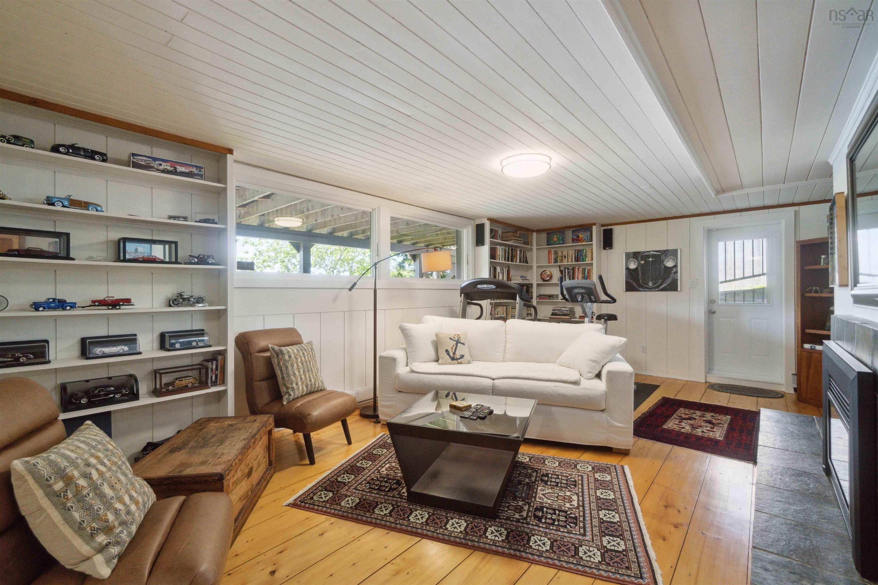 1077 Shore Drive photo #32