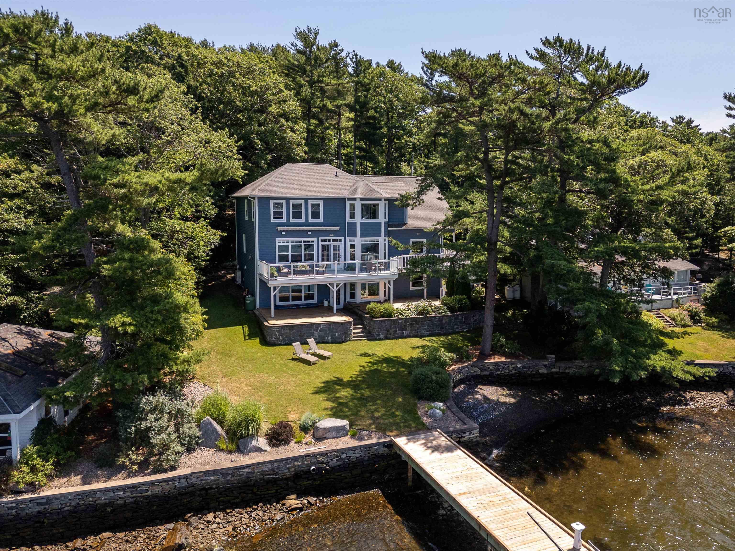 981 SHORE DR, BEDFORD, NS