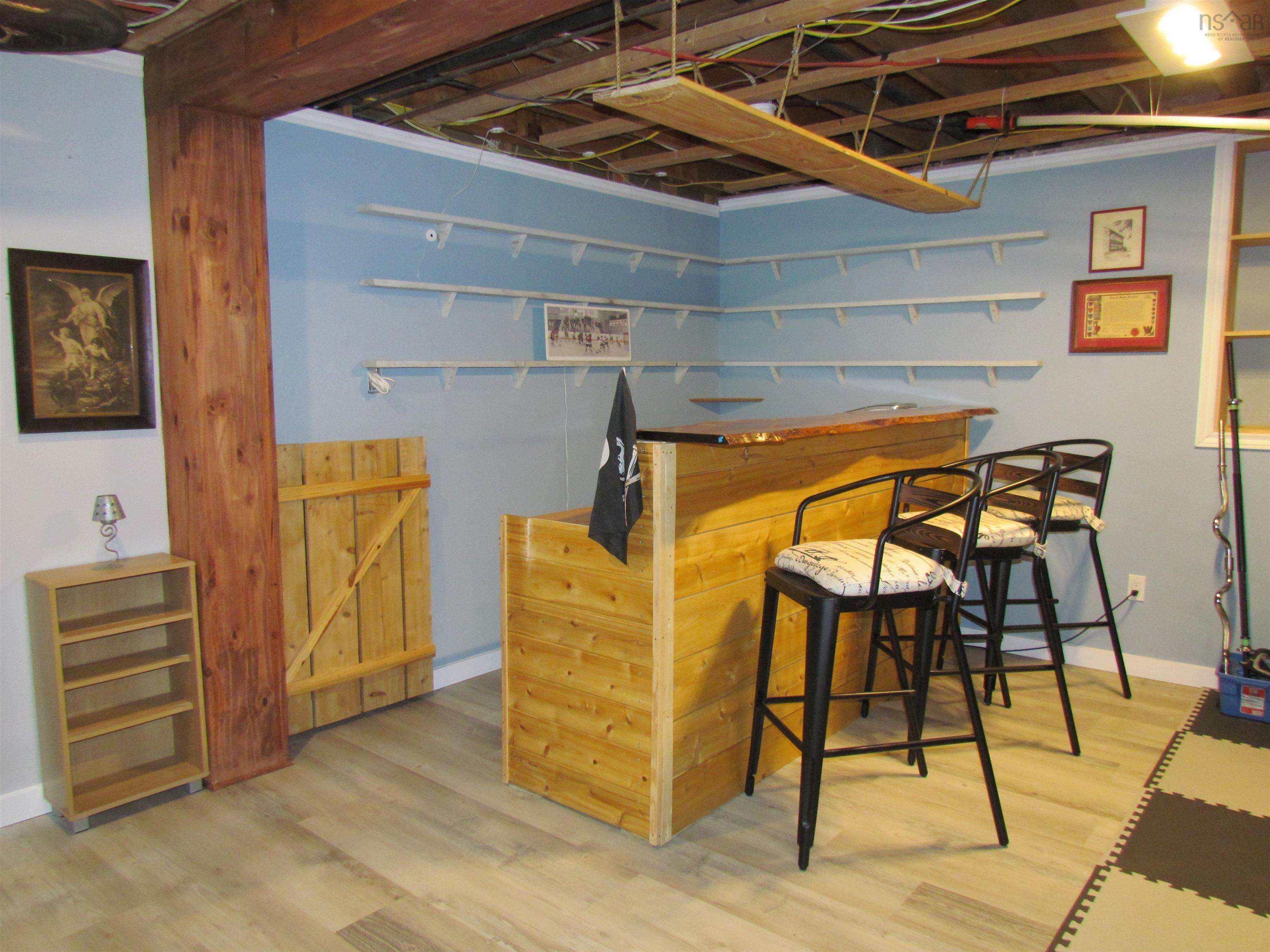 155 Howe Avenue photo #40
