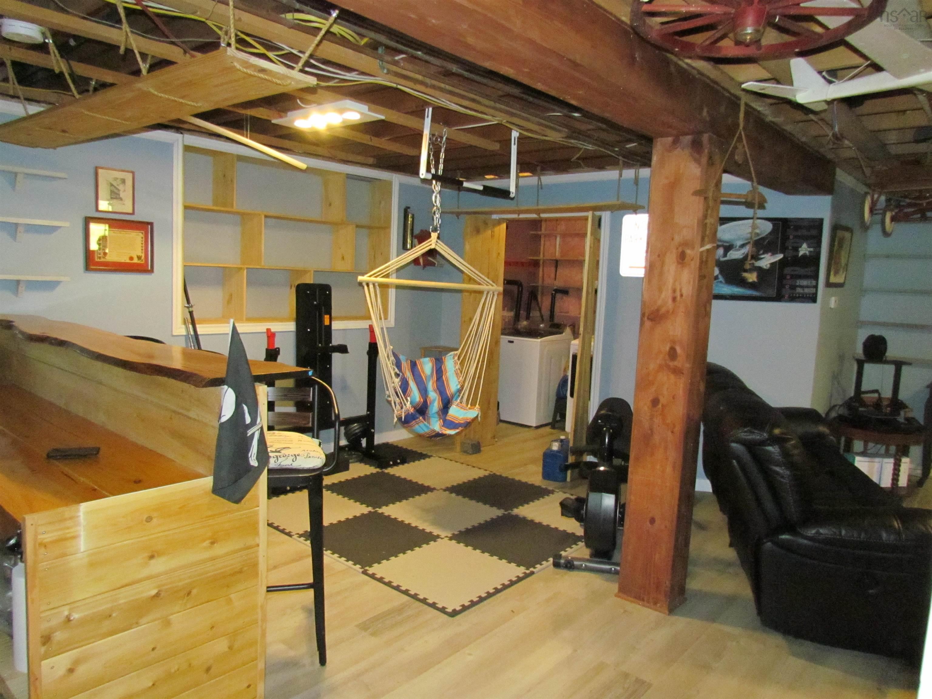 155 Howe Avenue photo #43