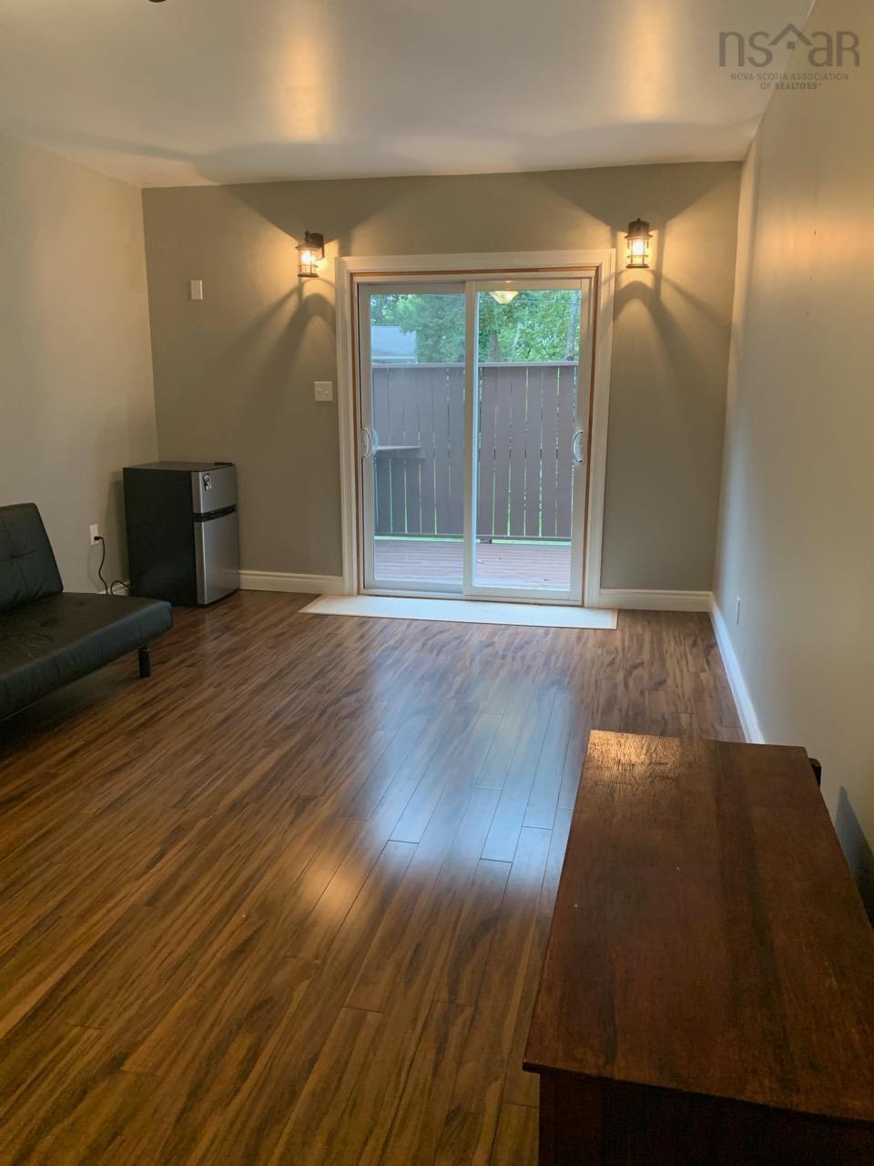 155 Howe Avenue photo #45
