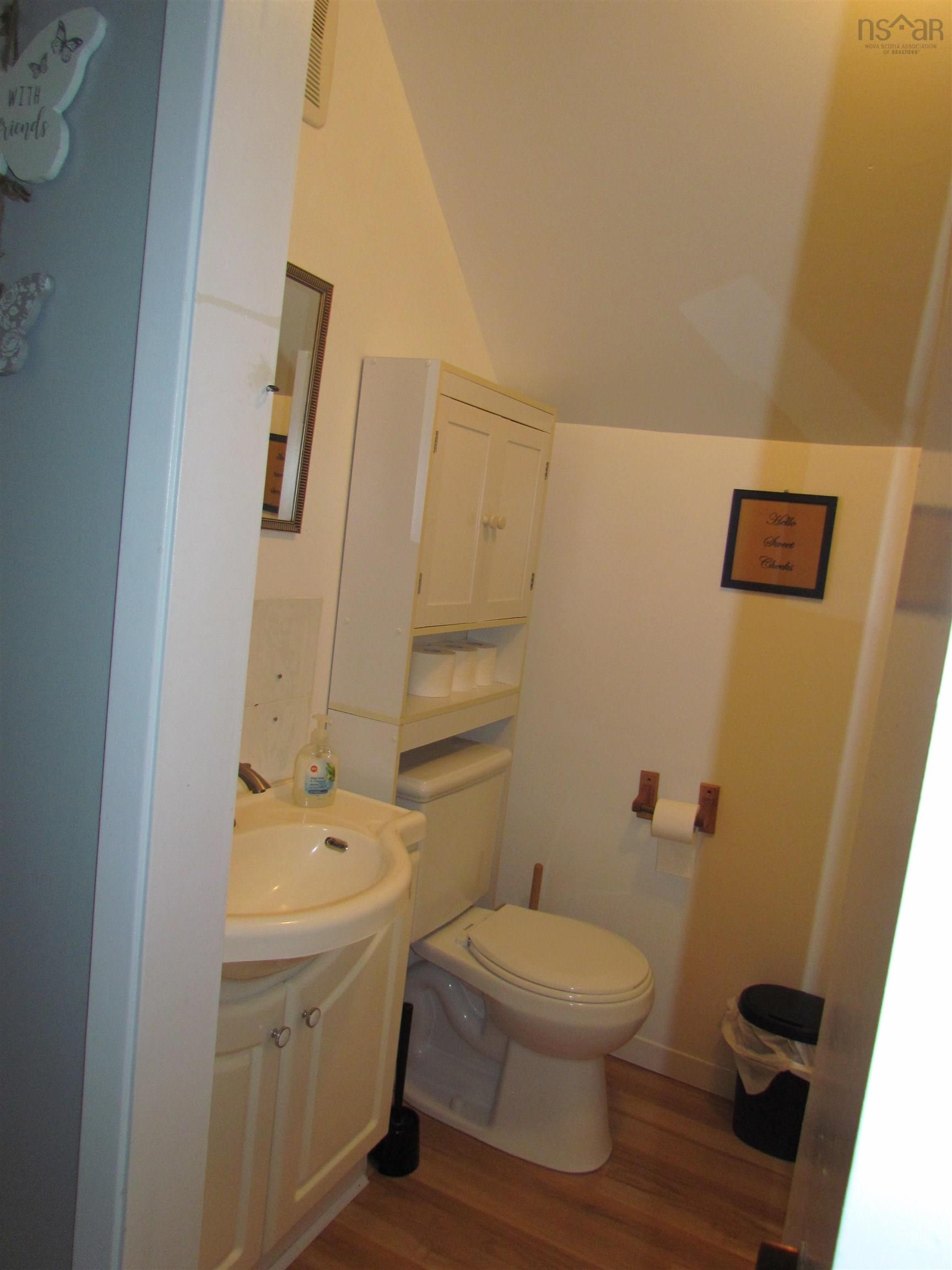155 Howe Avenue photo #48