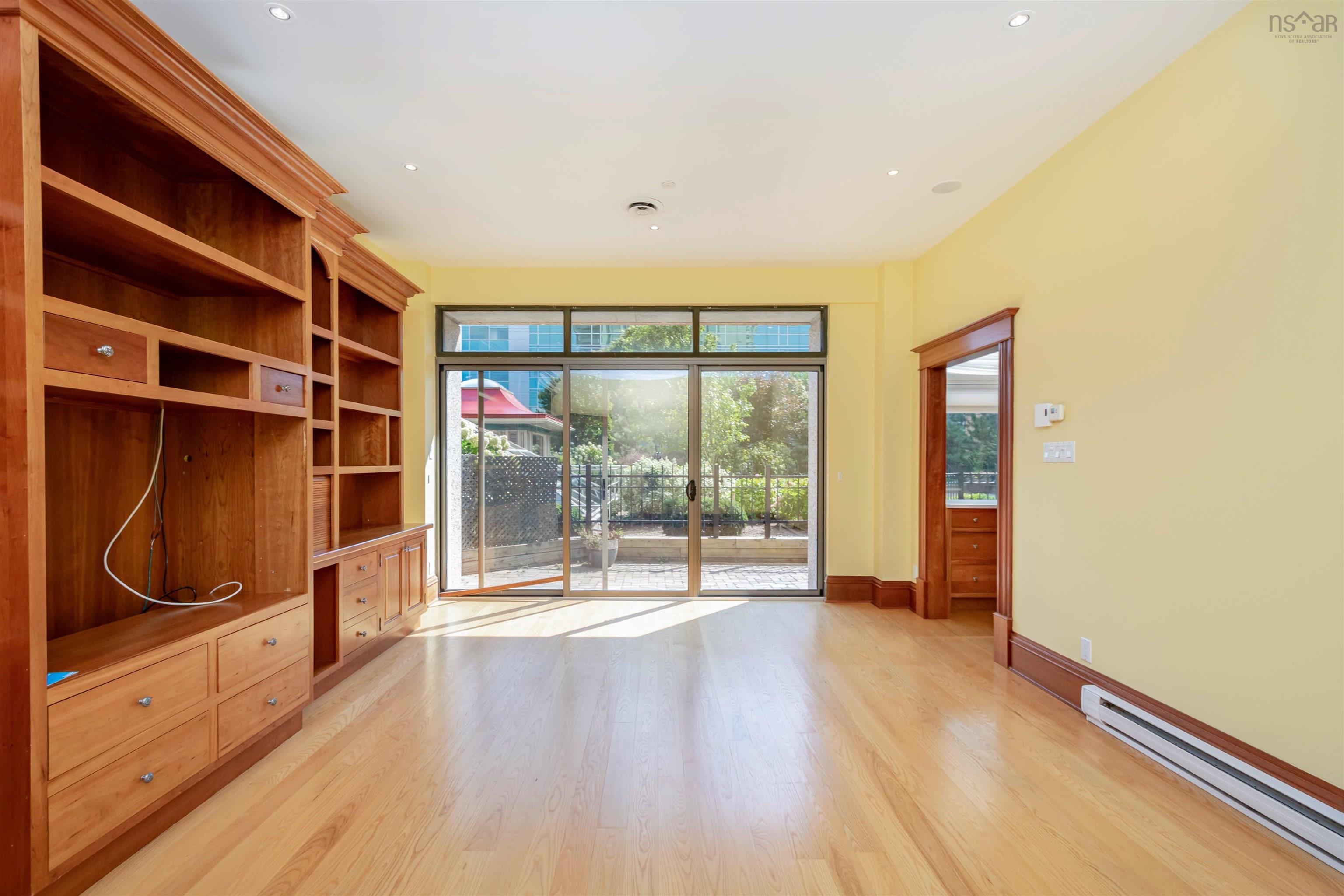 102 1470 Summer Street photo #17