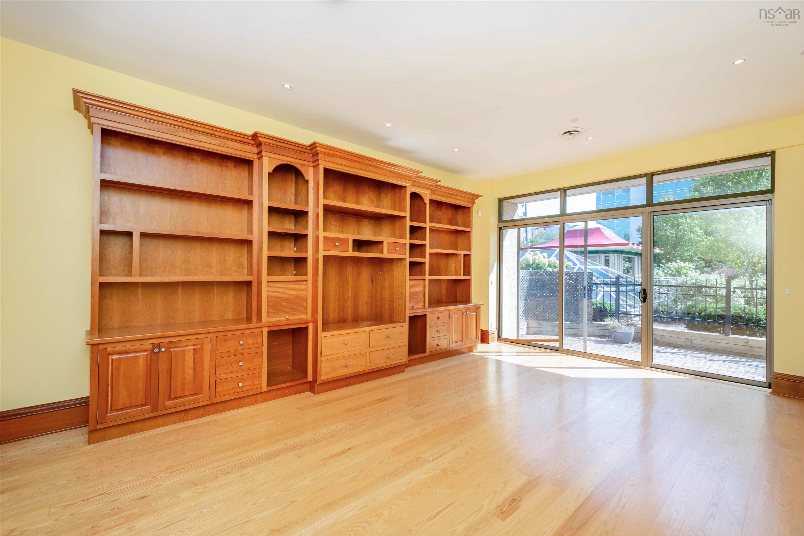 102 1470 Summer Street photo #19