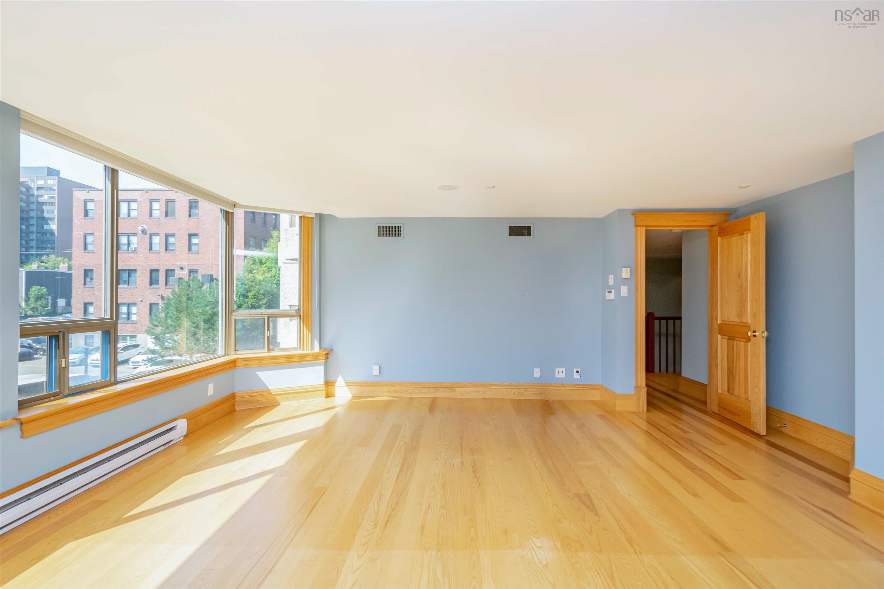 102 1470 Summer Street photo #27
