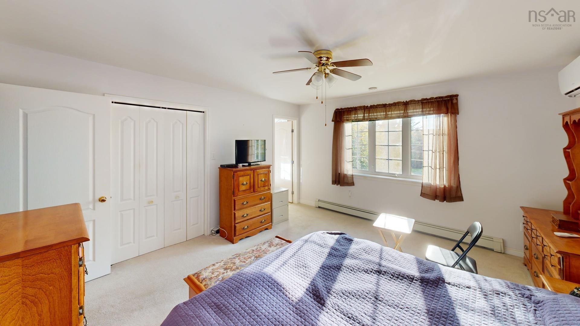 15 Kara Court photo #36