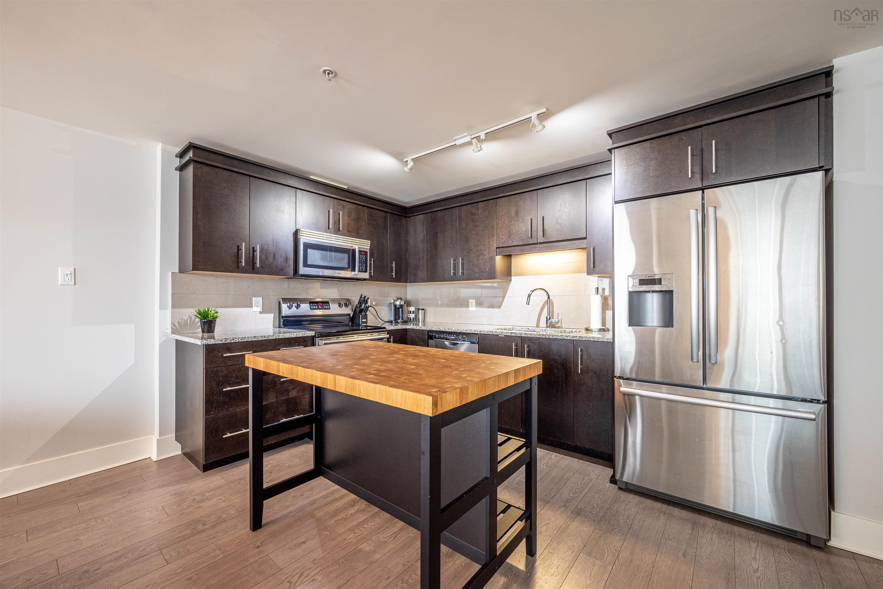403 15 Kings Wharf Place photo #13