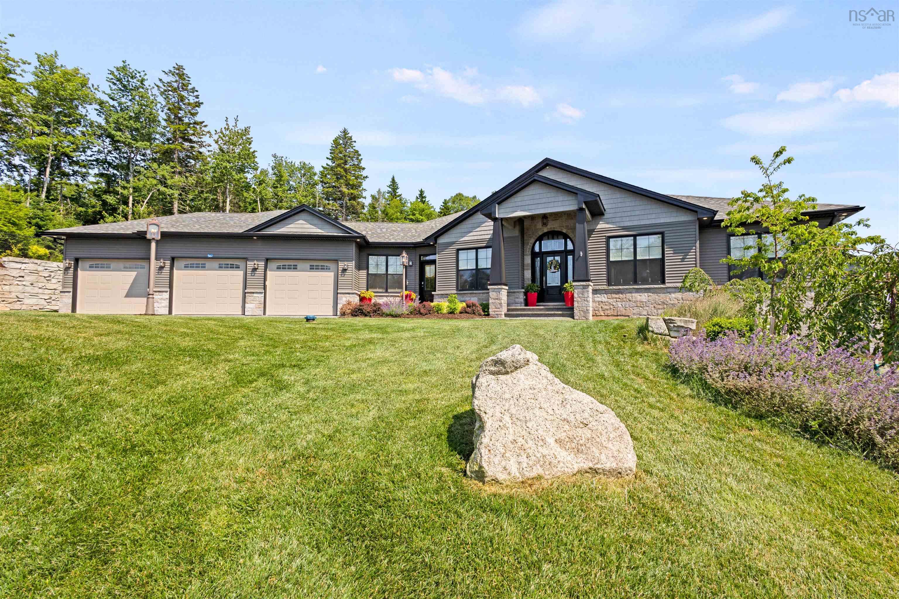 561 Heddas Way photo #19