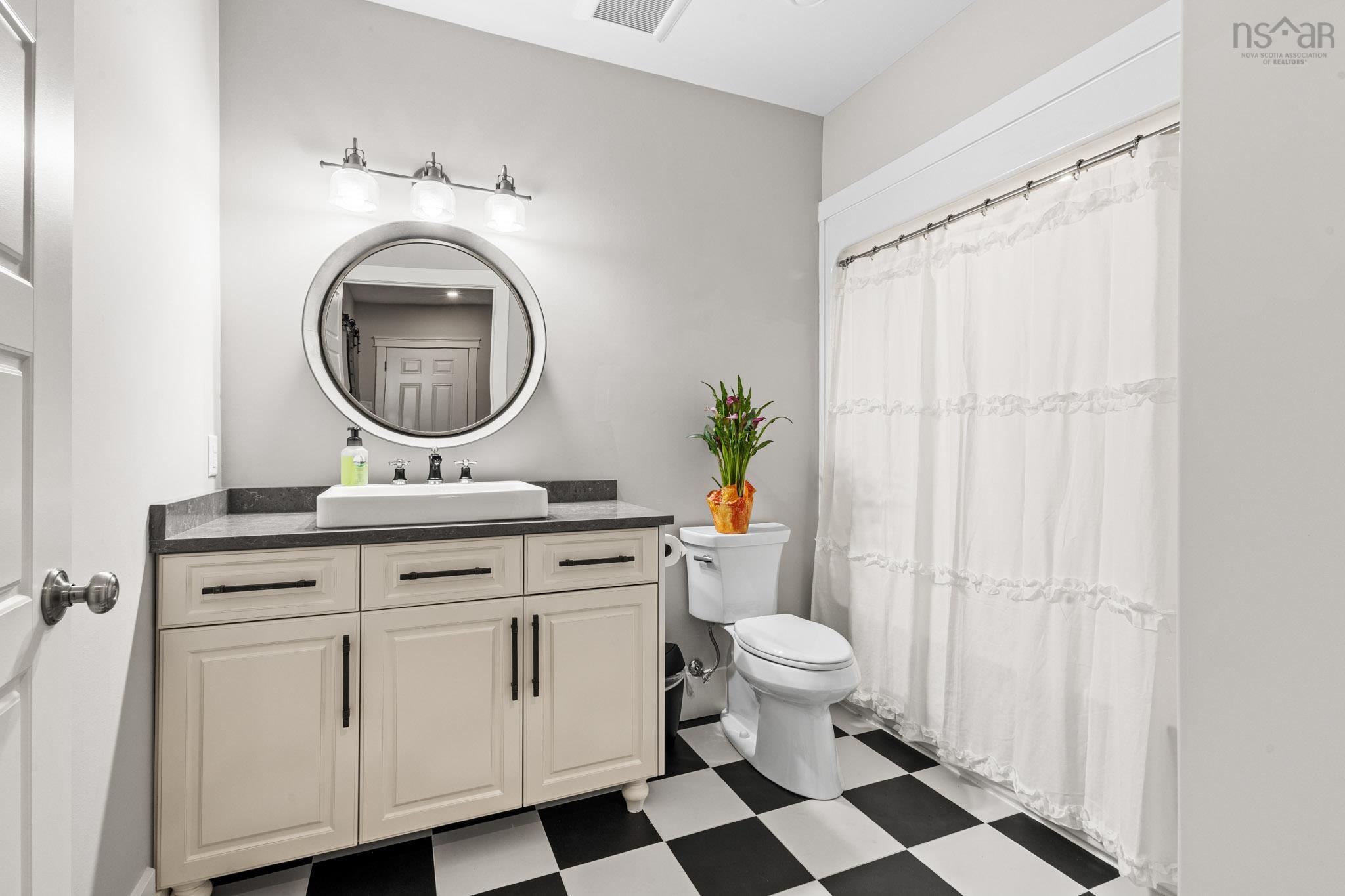 561 Heddas Way photo #34