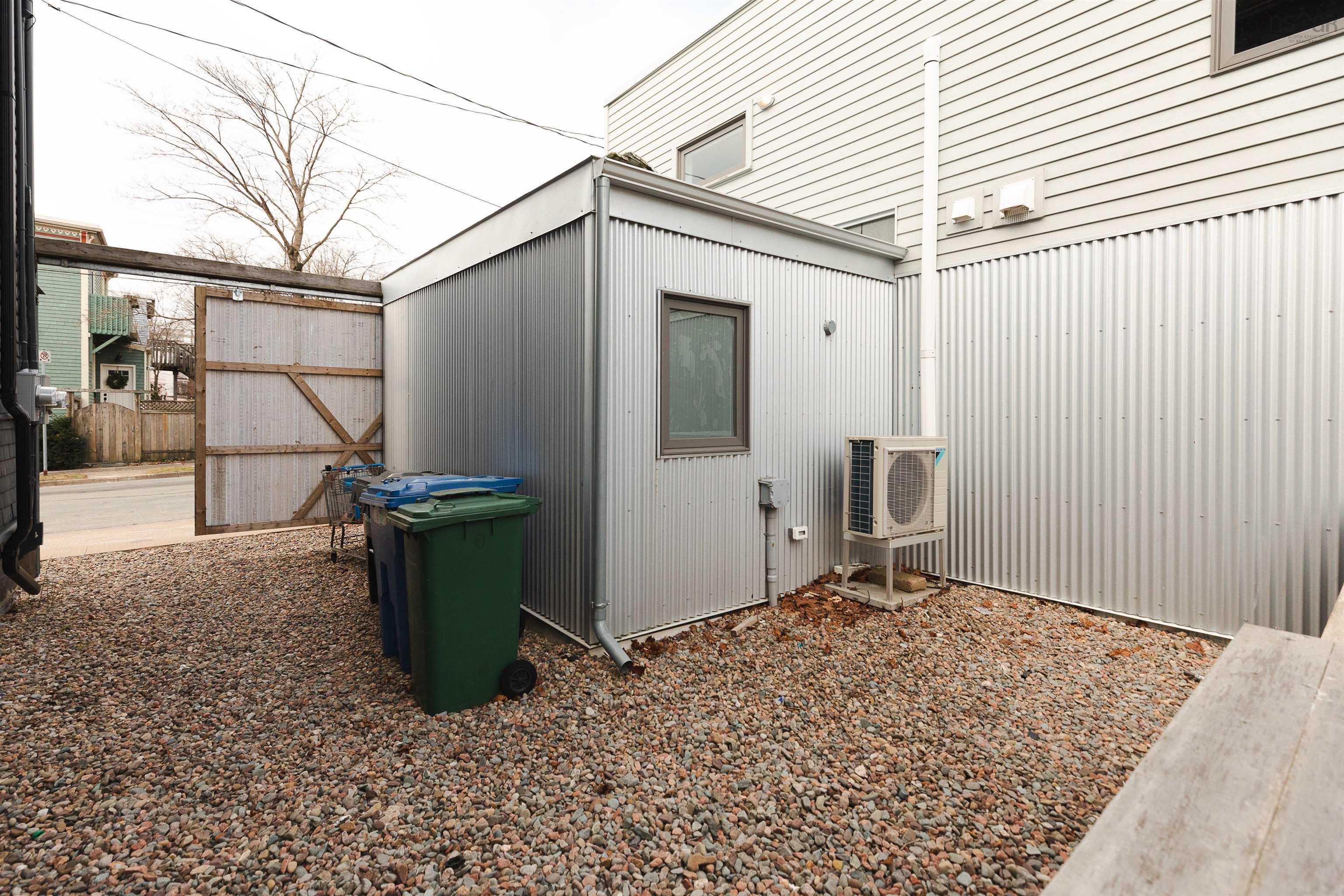 6057 Willow Street photo #27
