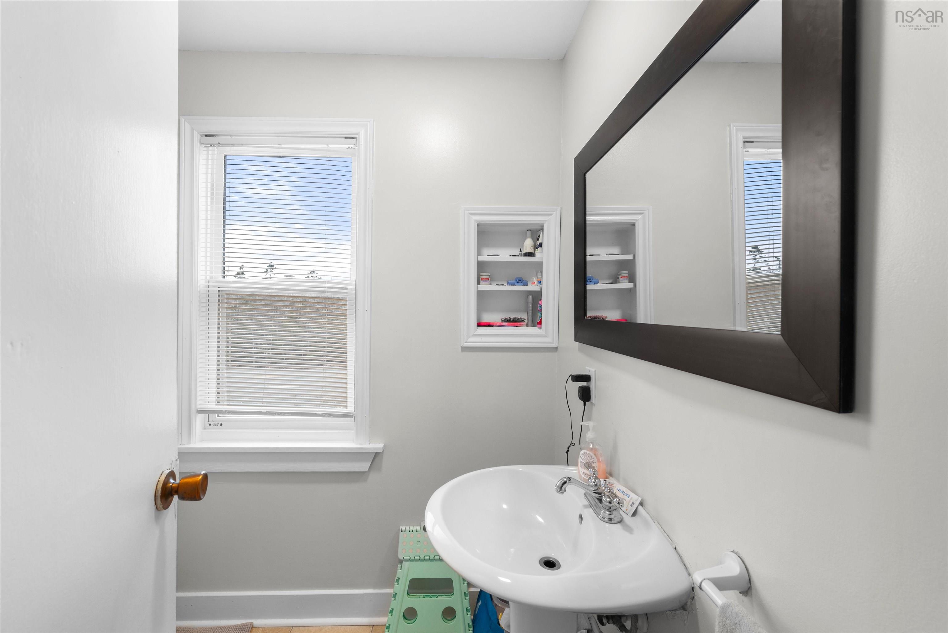 1568 Prospect Road photo #14