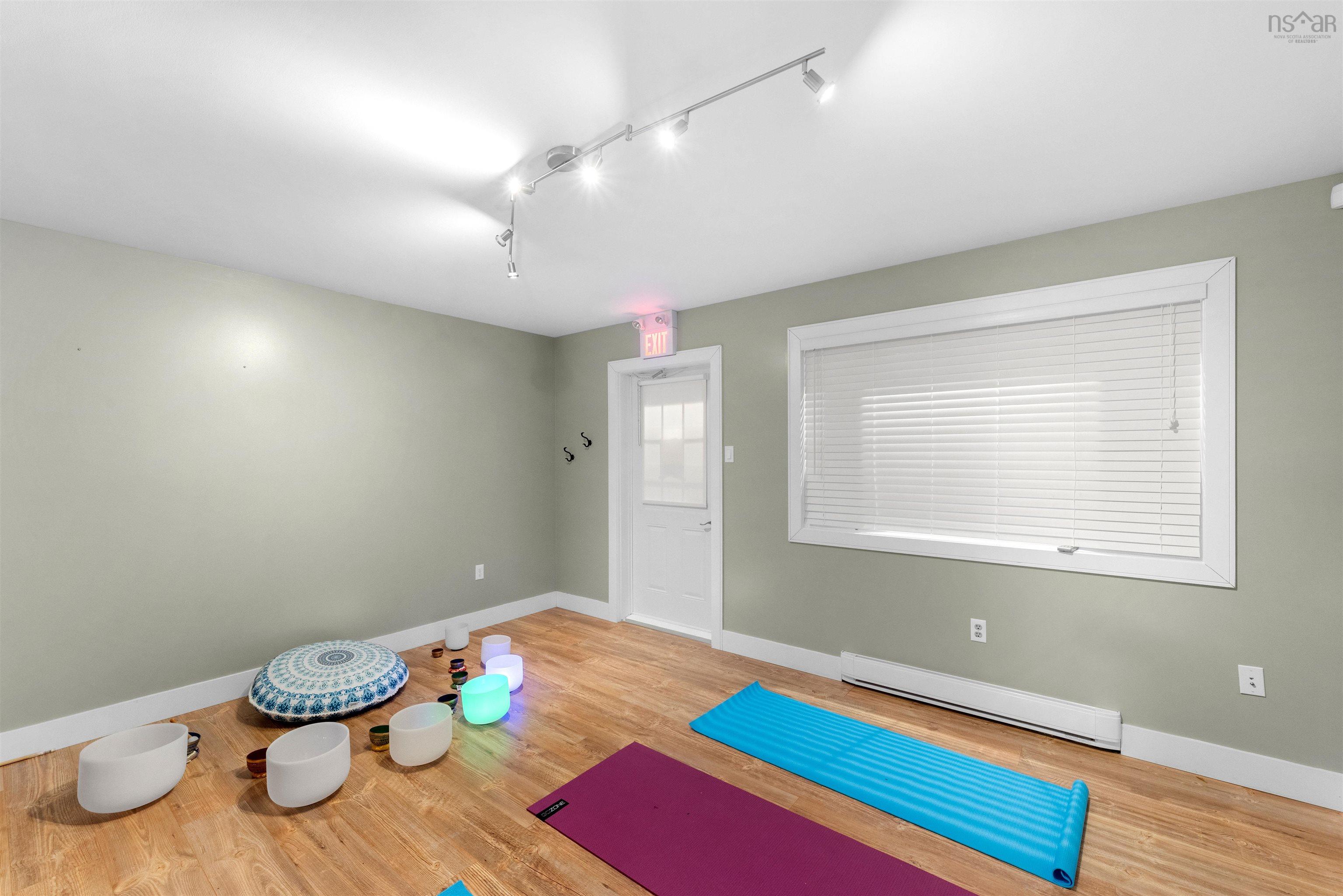 1568 Prospect Road photo #38