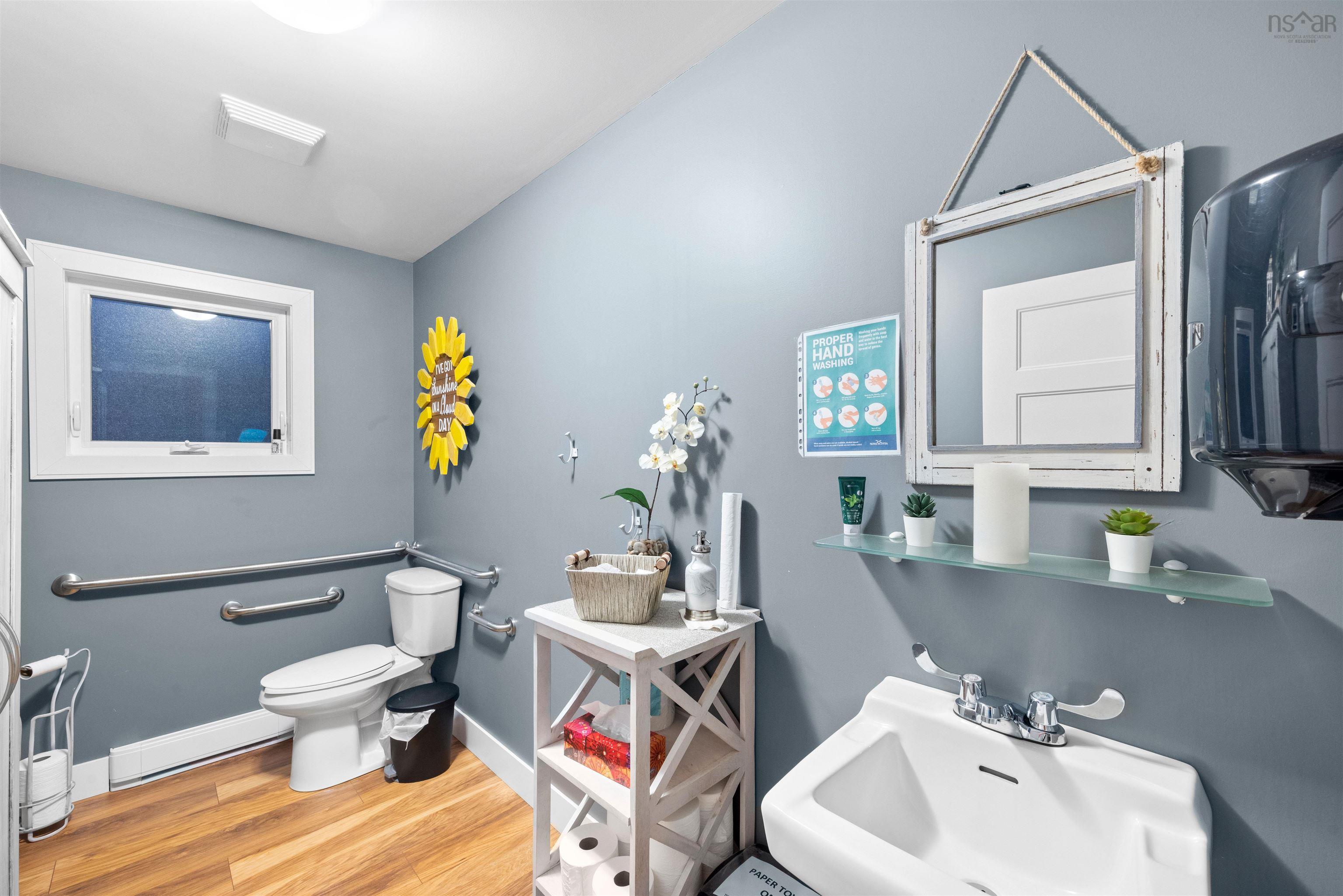 1568 Prospect Road photo #40