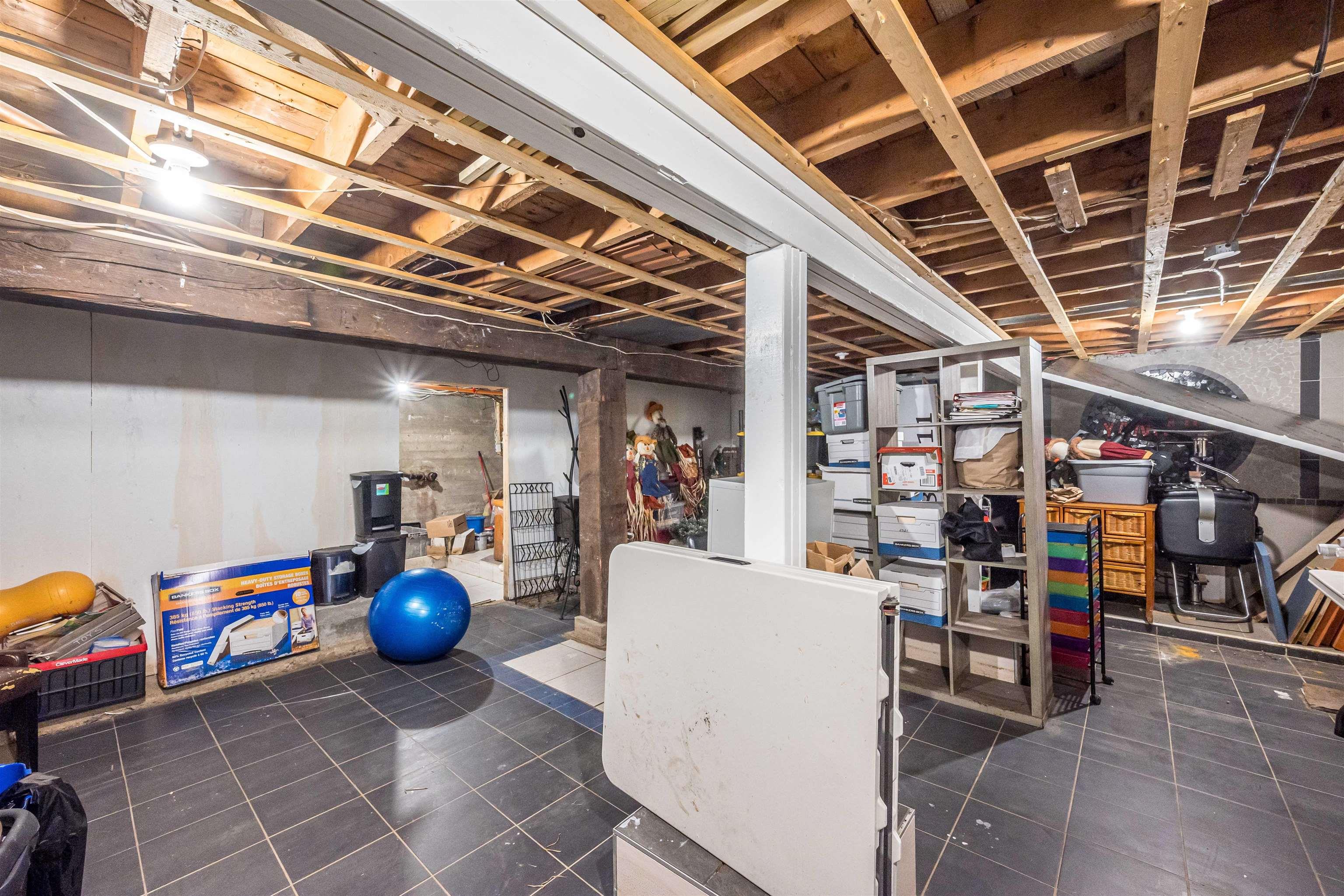 1568 Prospect Road photo #48