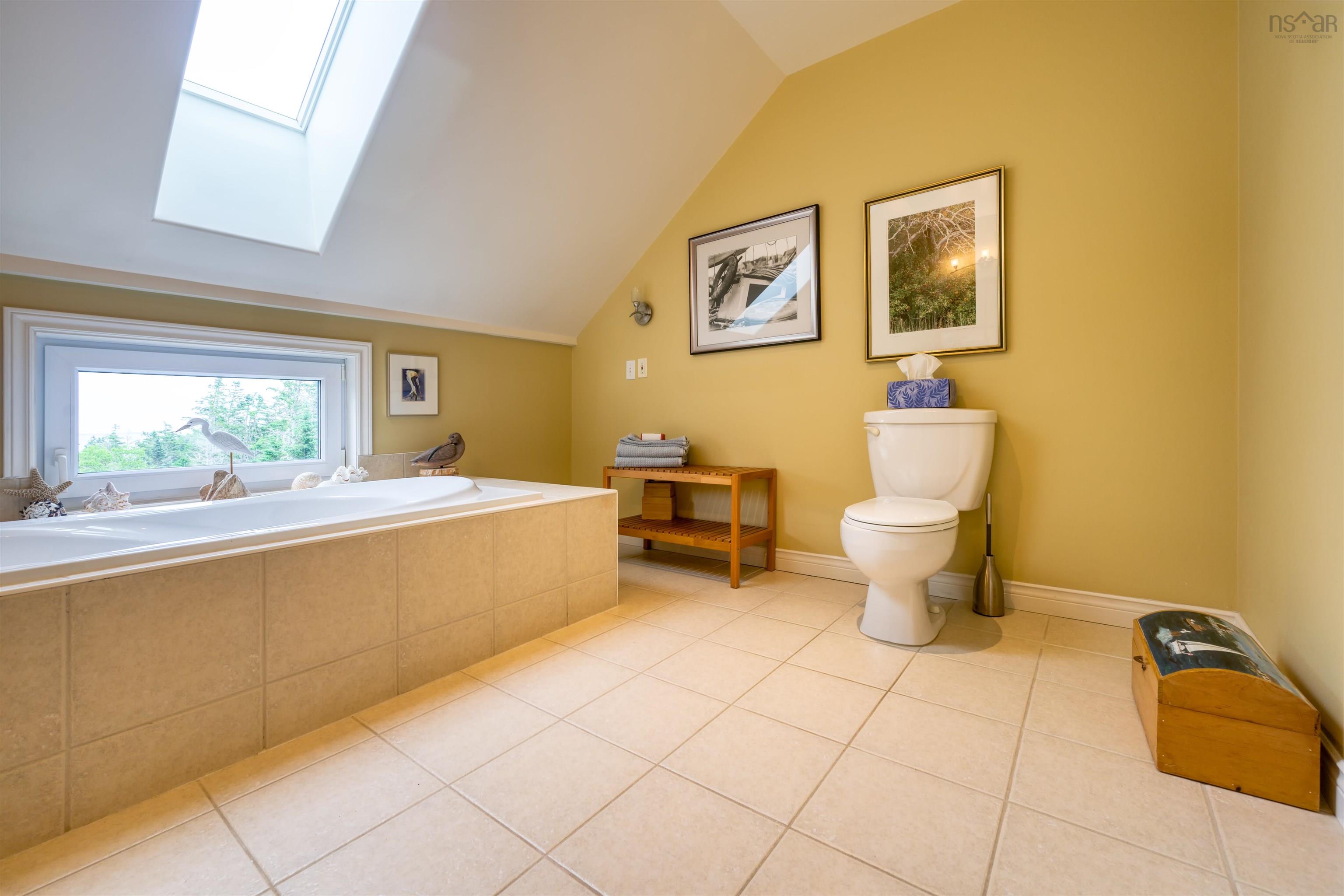 55 Lintlops Road photo #28